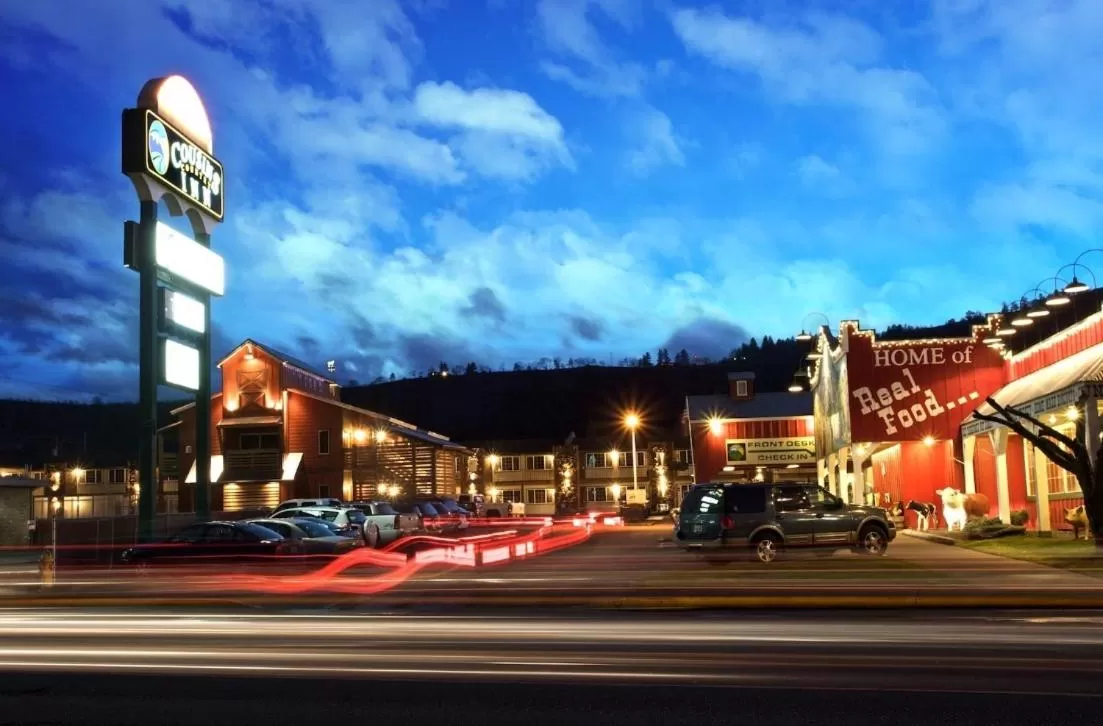 Night in Cousin's Country Inn