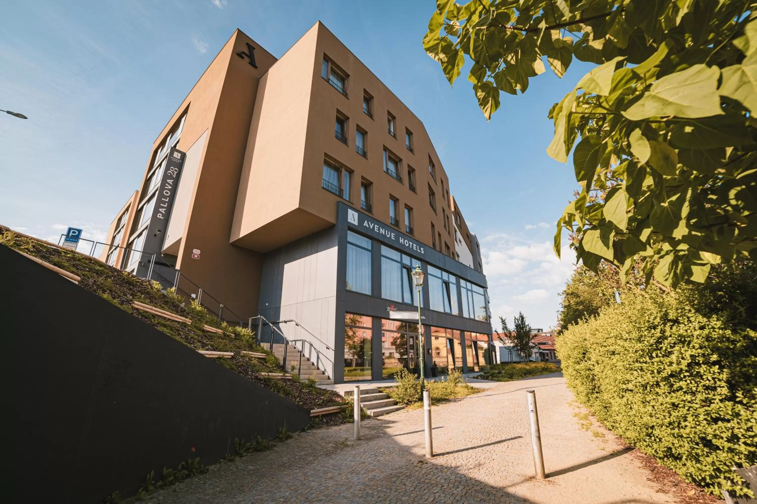 Property building in Avenue Pallova 28