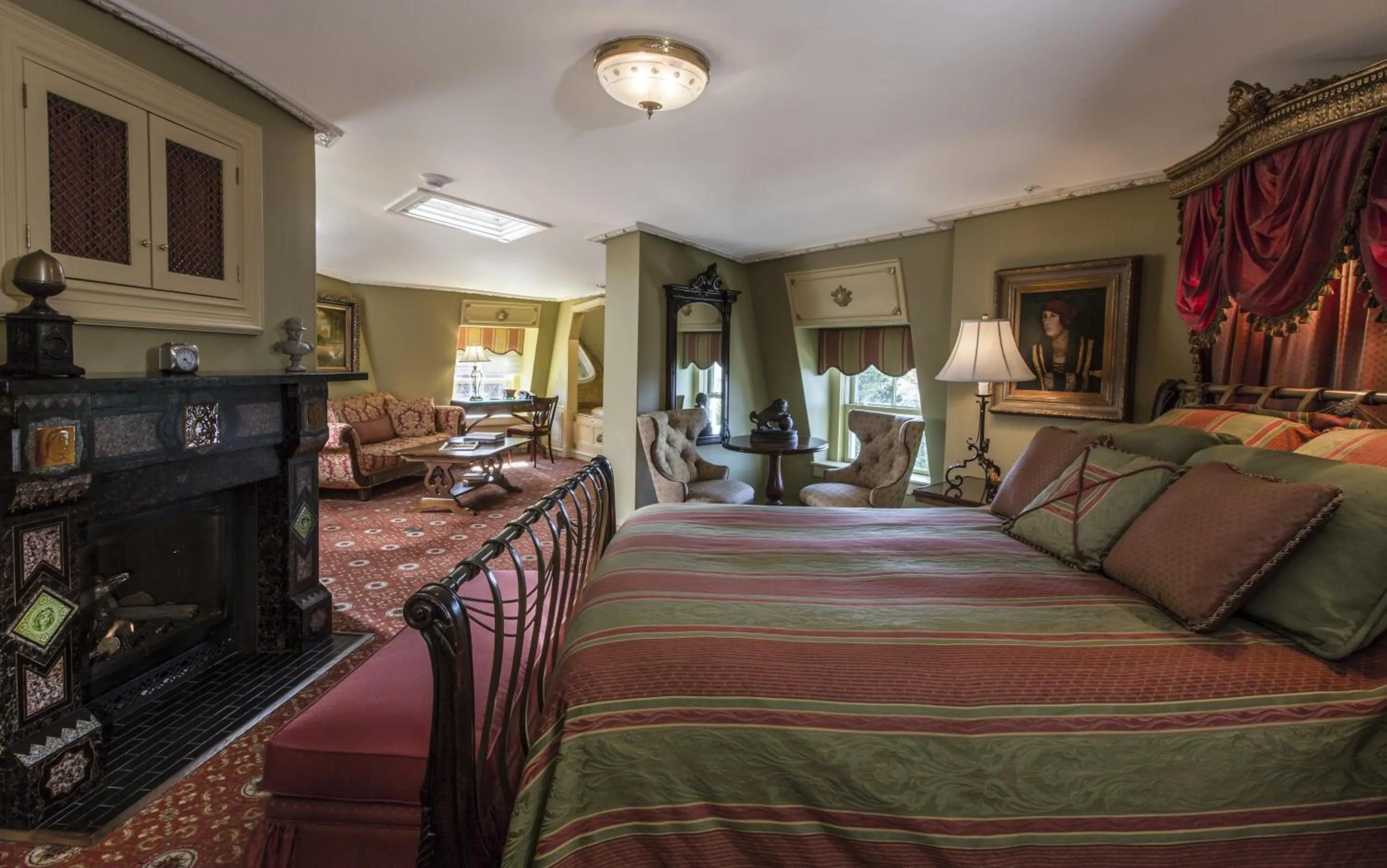 Day, Bed in The Chanler at Cliff Walk