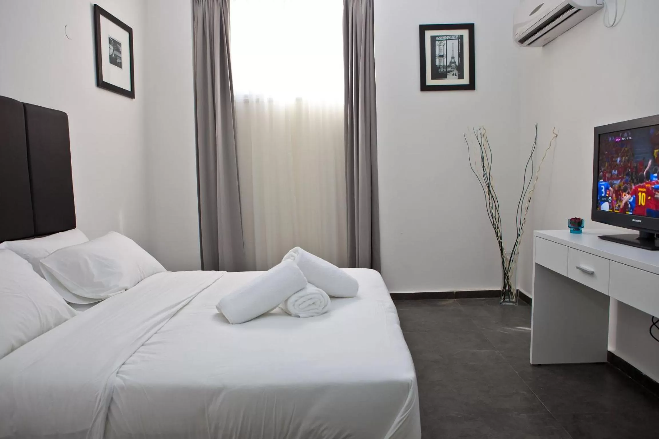 Day, Bed in Geula Suites BY RAPHAEL HOTELS