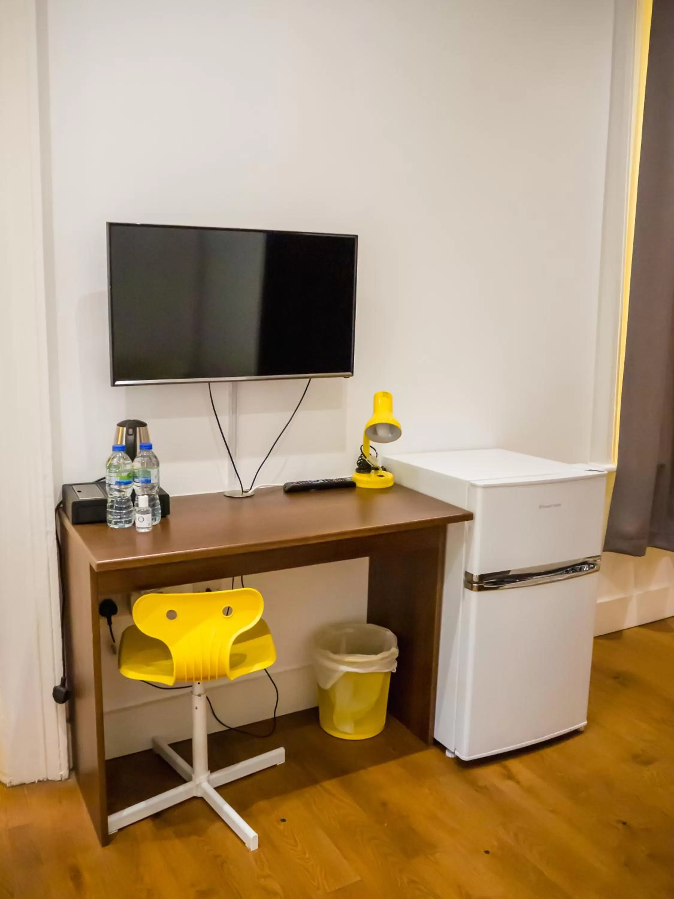 Coffee/tea facilities, TV/Entertainment Center in TiTiwangsa One Accomodation at Paddington