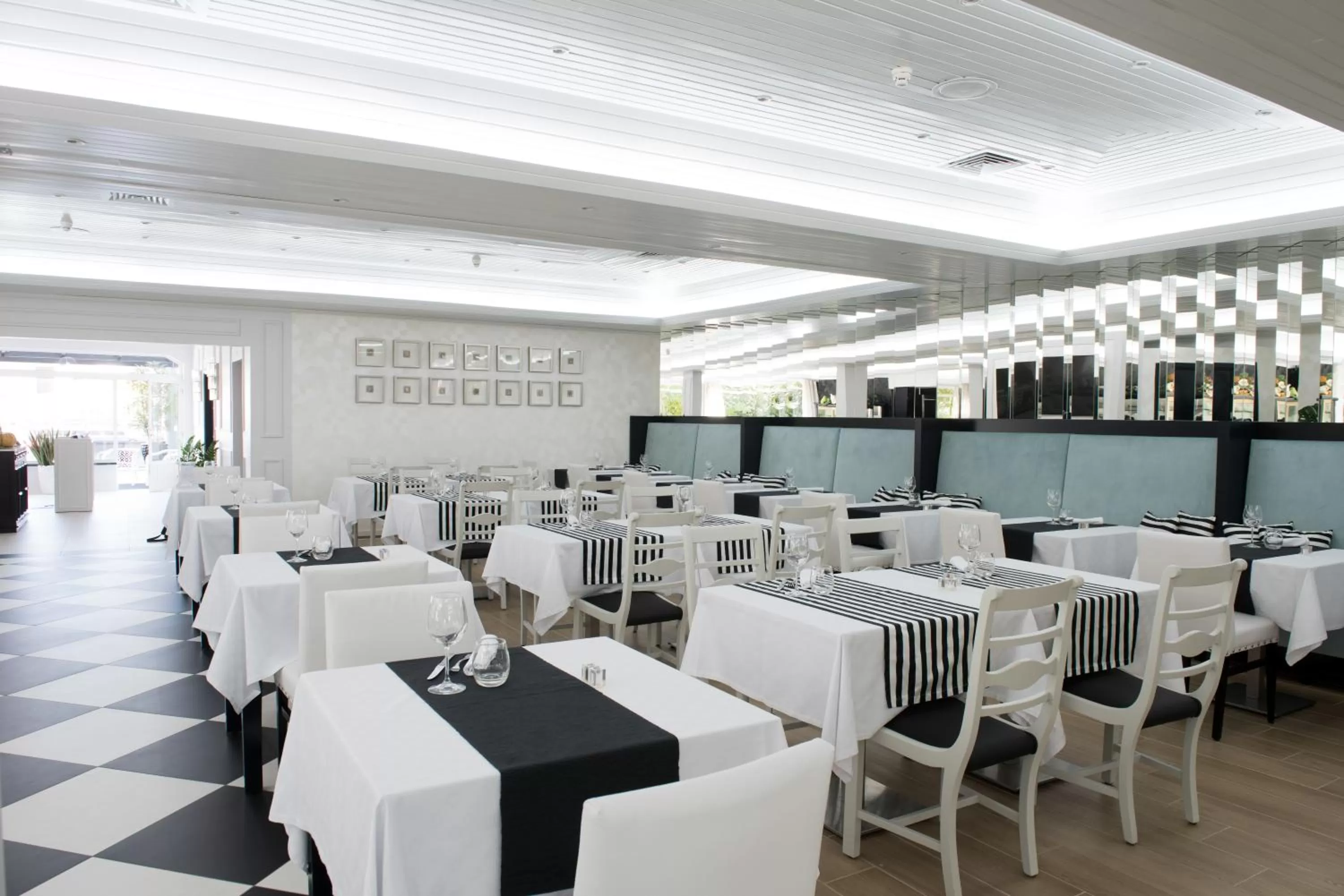 Restaurant/places to eat in Hotel Cristal Marinha