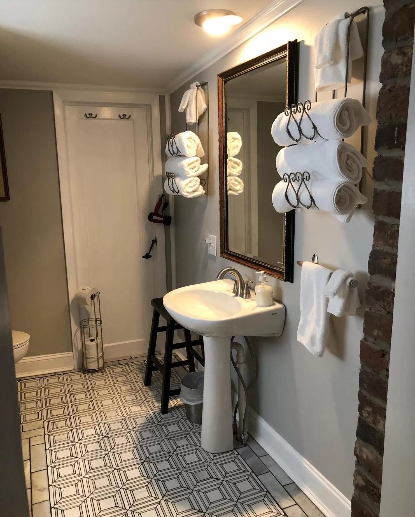 Bathroom in Belmont Inn