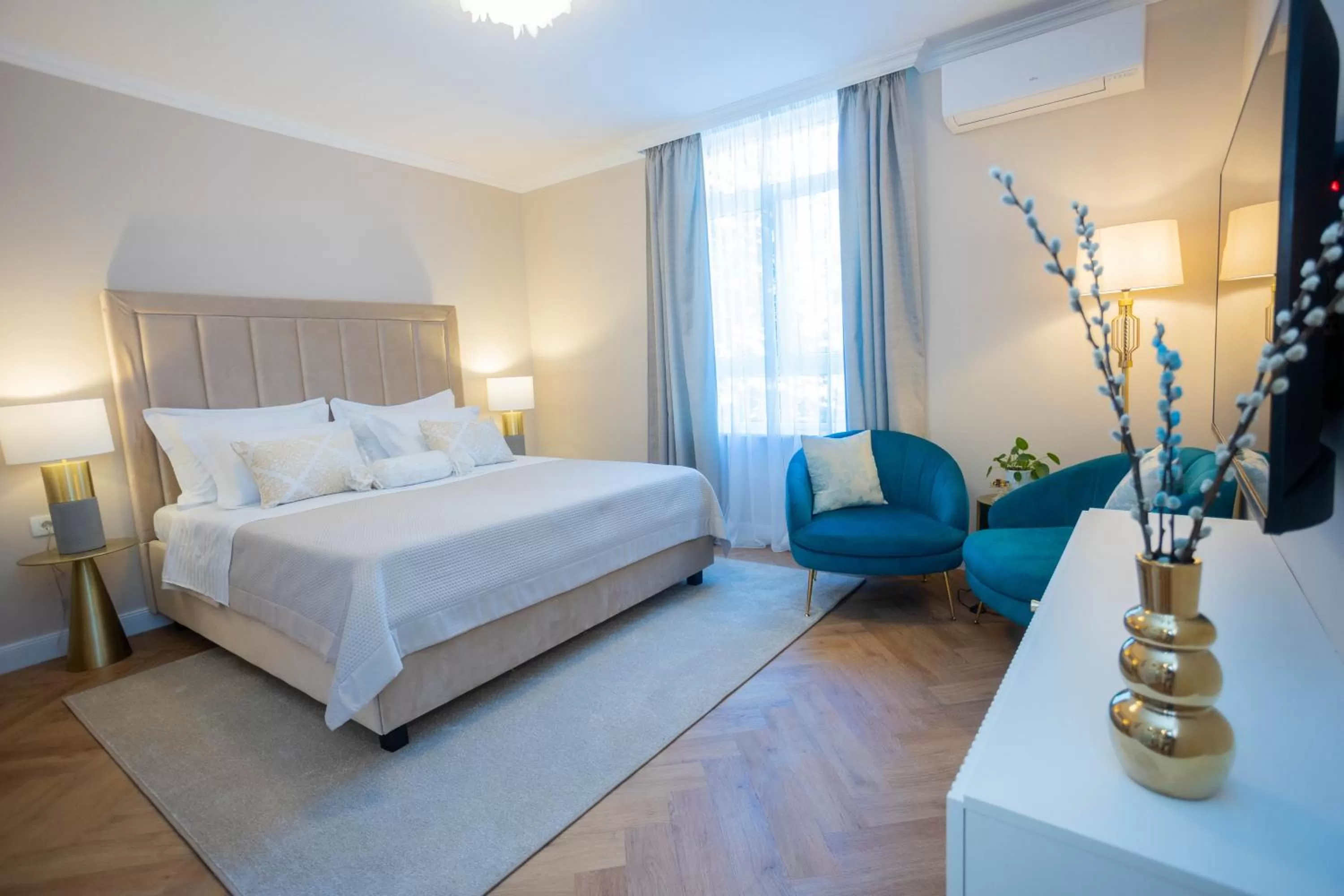 Bedroom in City and Style Luxury Rooms Split