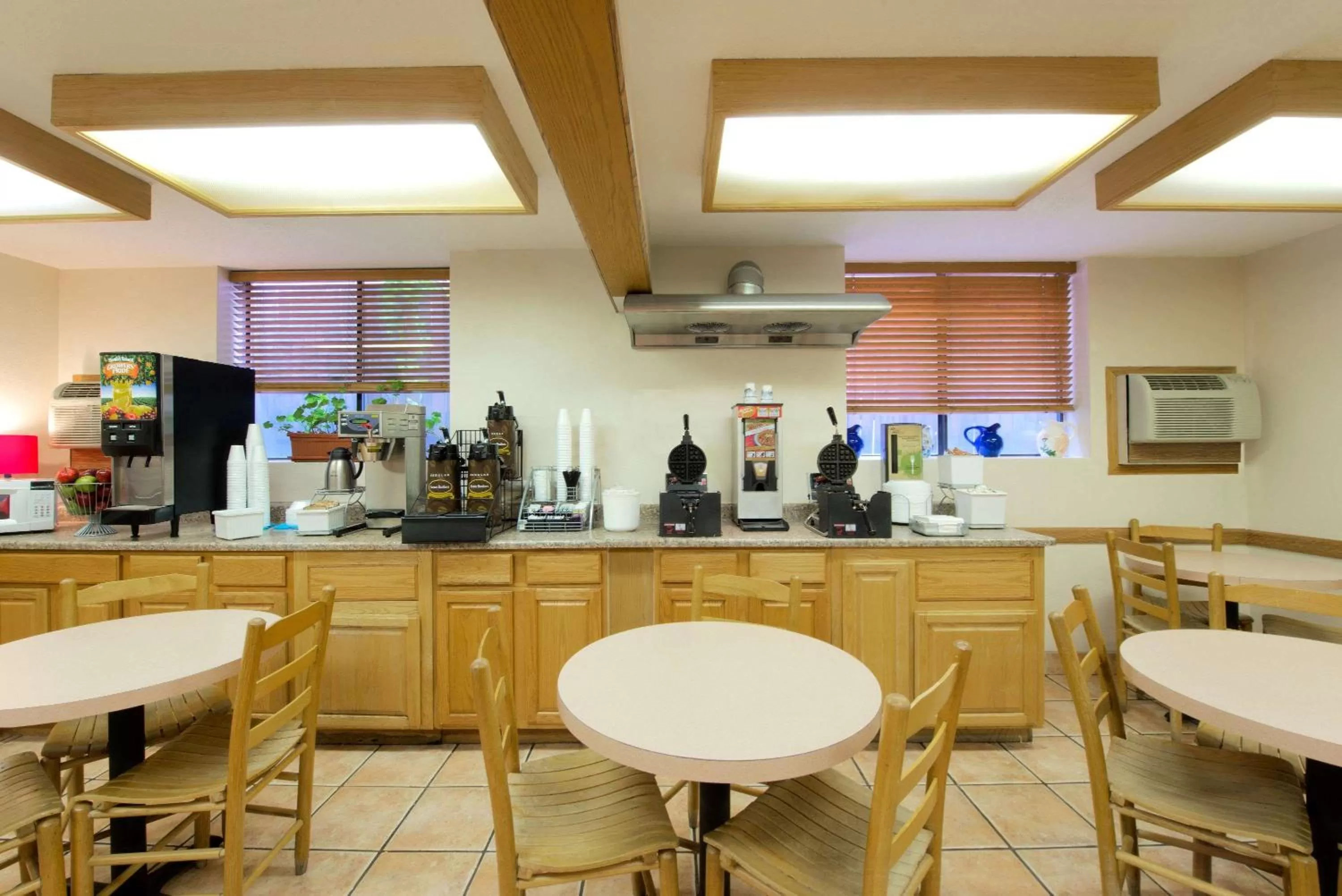 Restaurant/places to eat in Super 8 by Wyndham Cortez/Mesa Verde Area