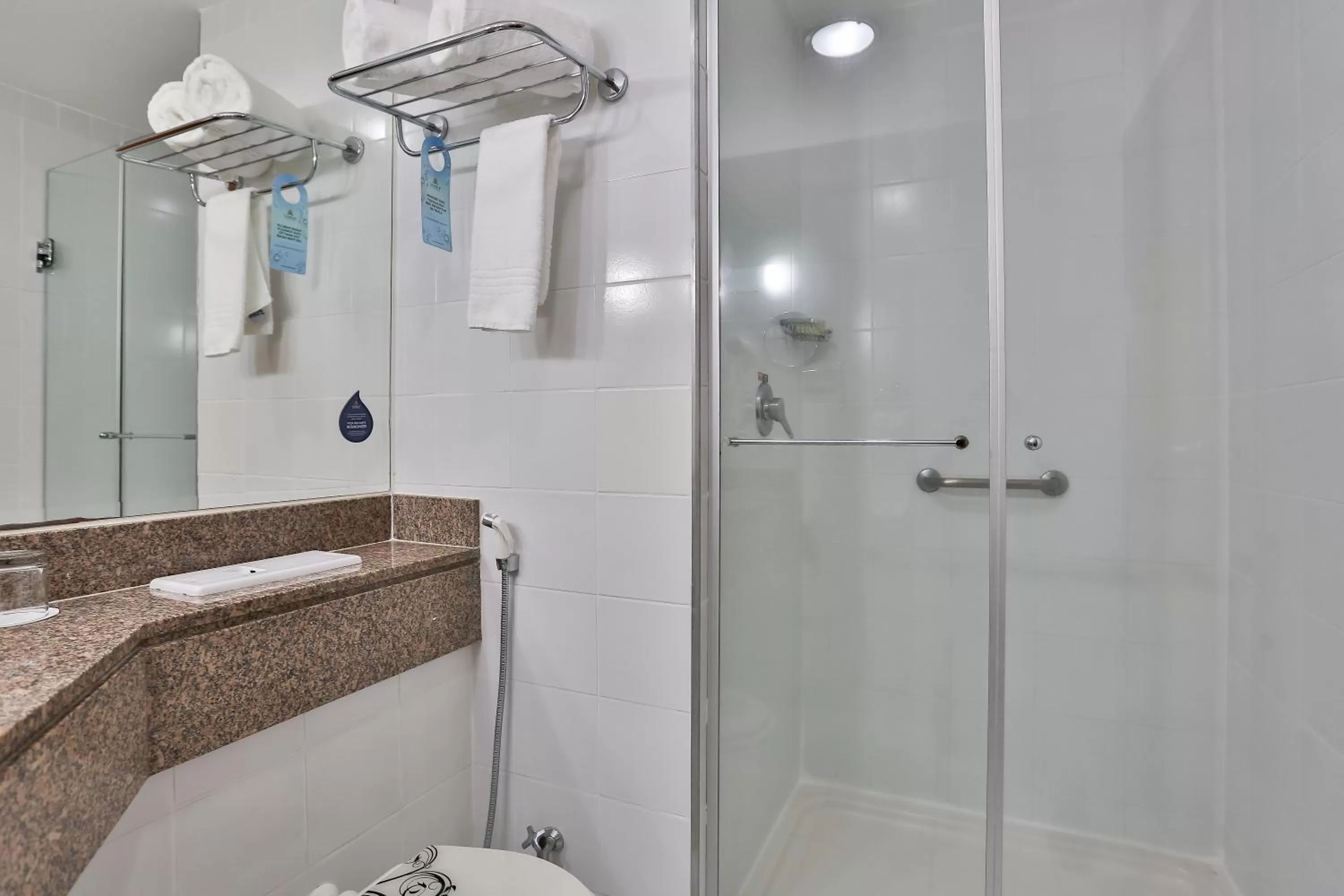 Shower in Slaviero São Paulo Downtown