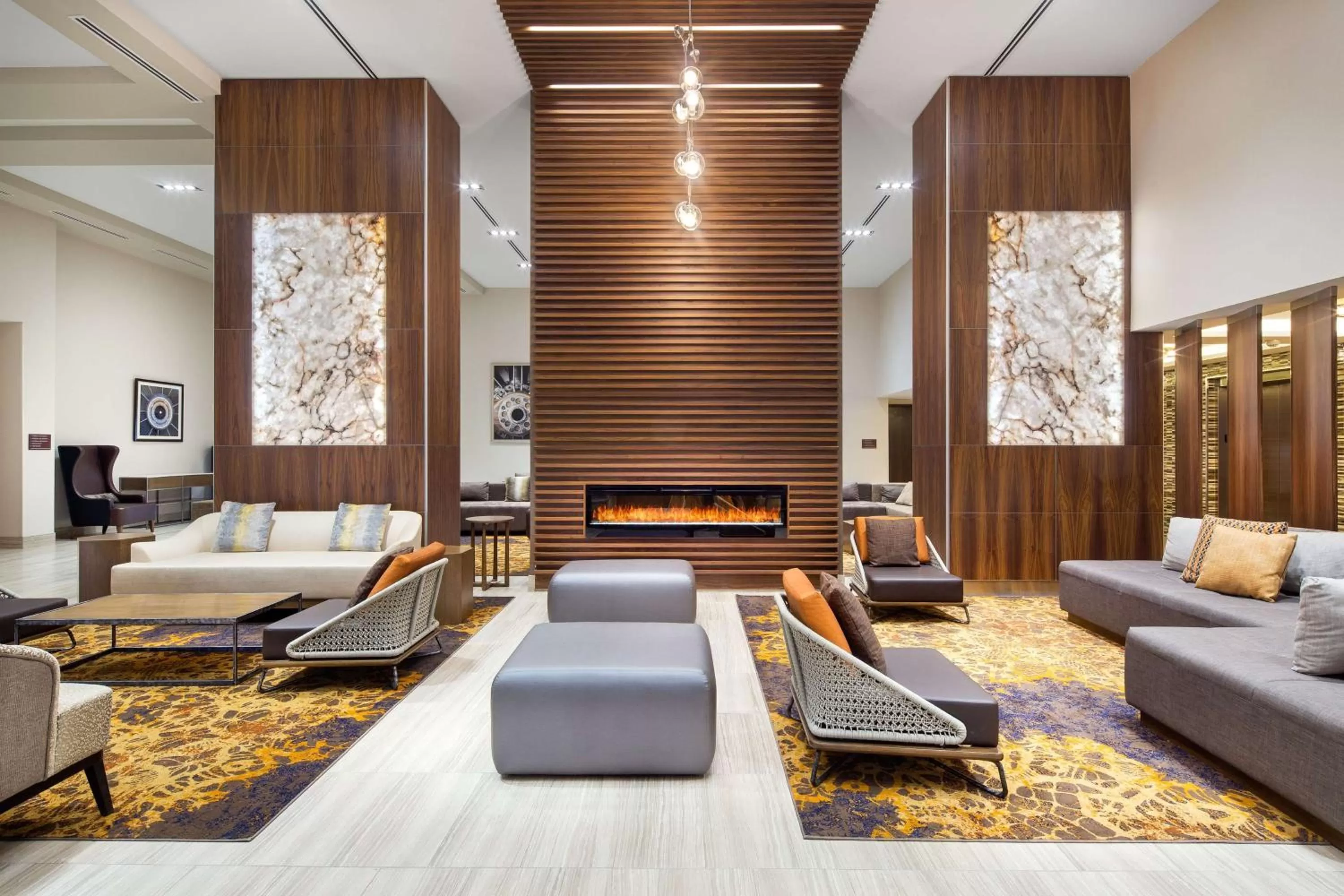 Lobby or reception in Doubletree by Hilton Toronto Airport, ON