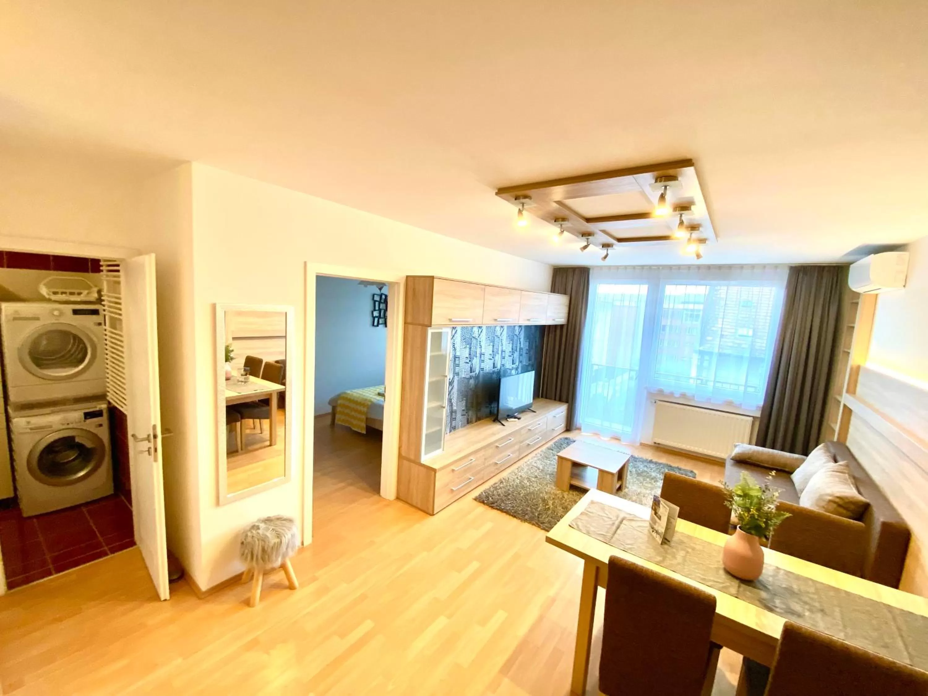 Communal lounge/ TV room in Keleti Aparthotel