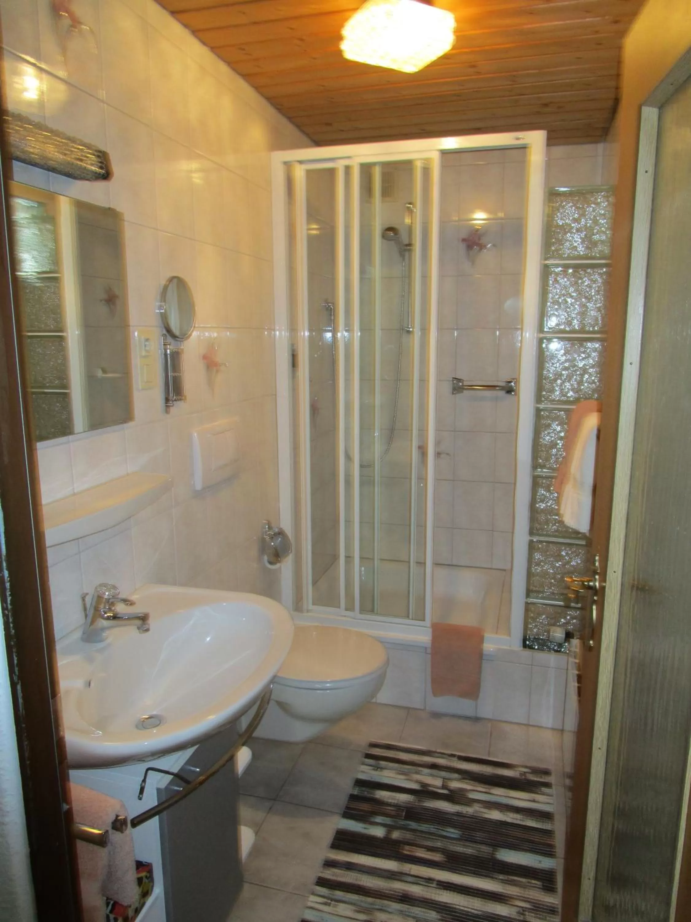 Bathroom in Pension Unterstein