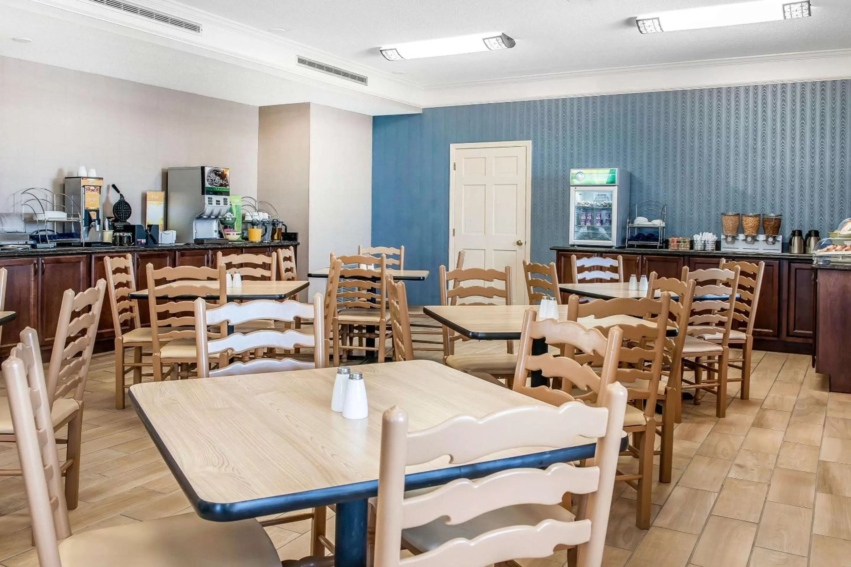 Restaurant/places to eat in Quality Inn Findlay