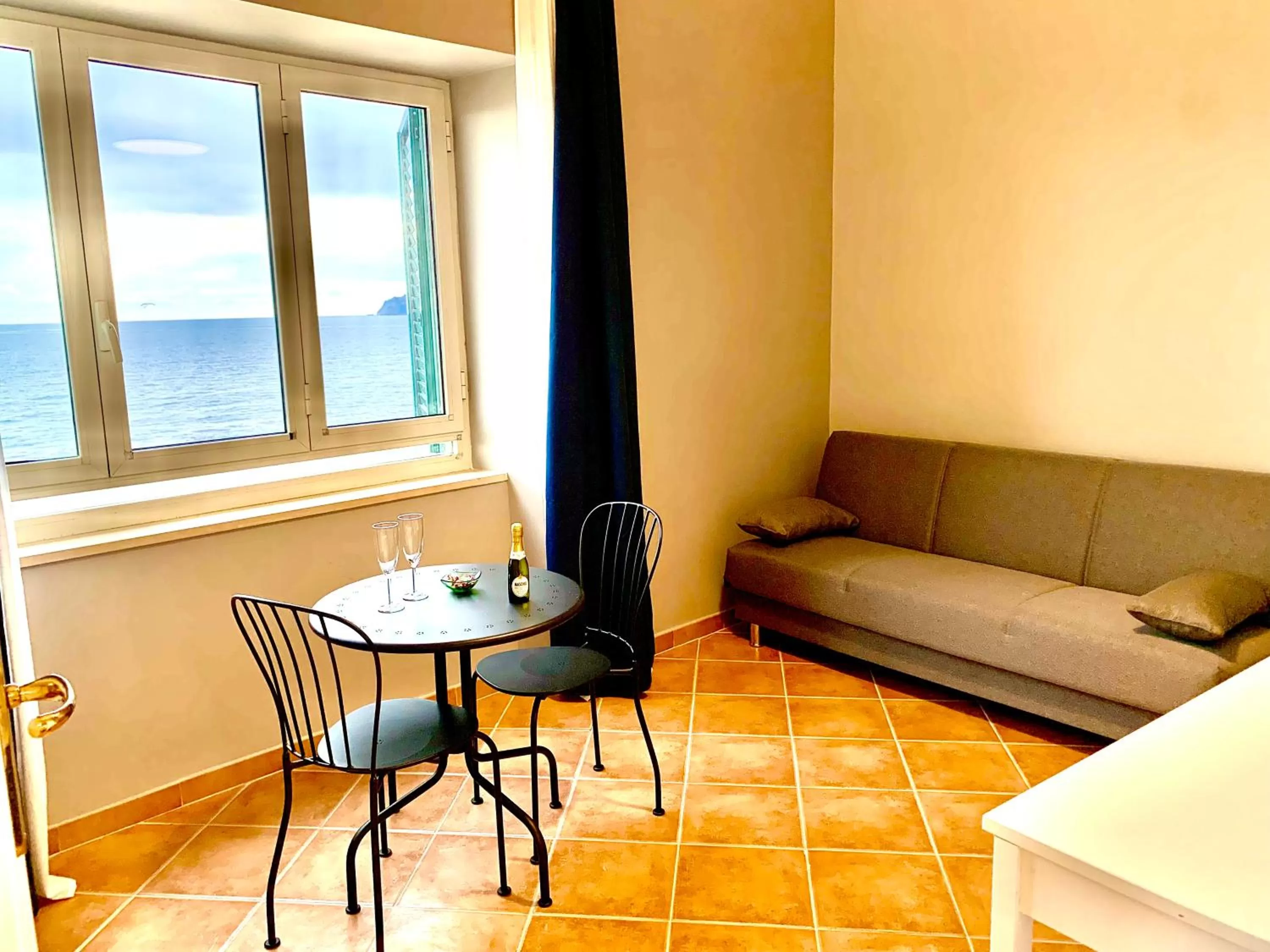 Decorative detail in Artis Mare