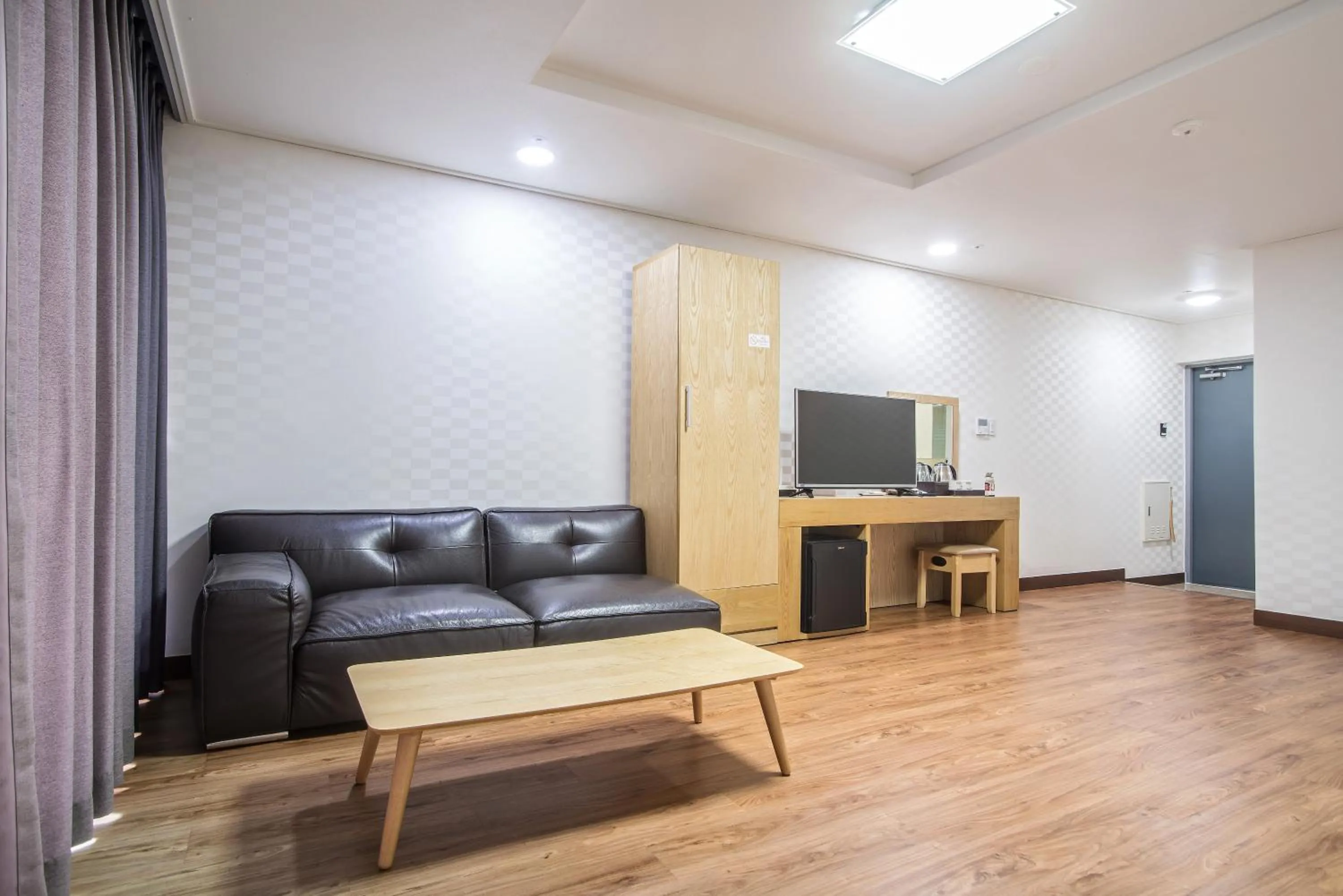 Photo of the whole room in Breeze Bay Hotel