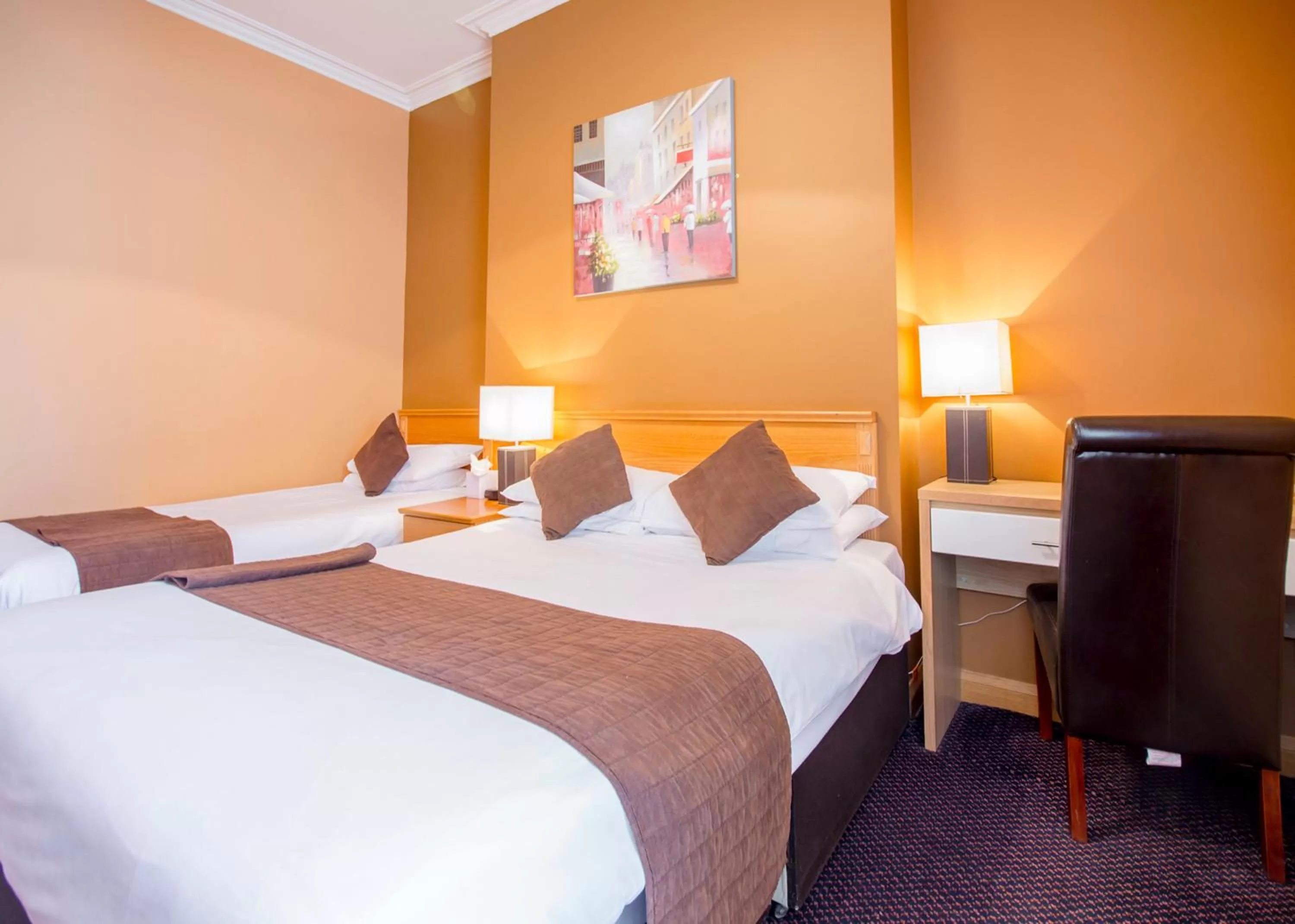 Bedroom, Bed in Smiths Hotel