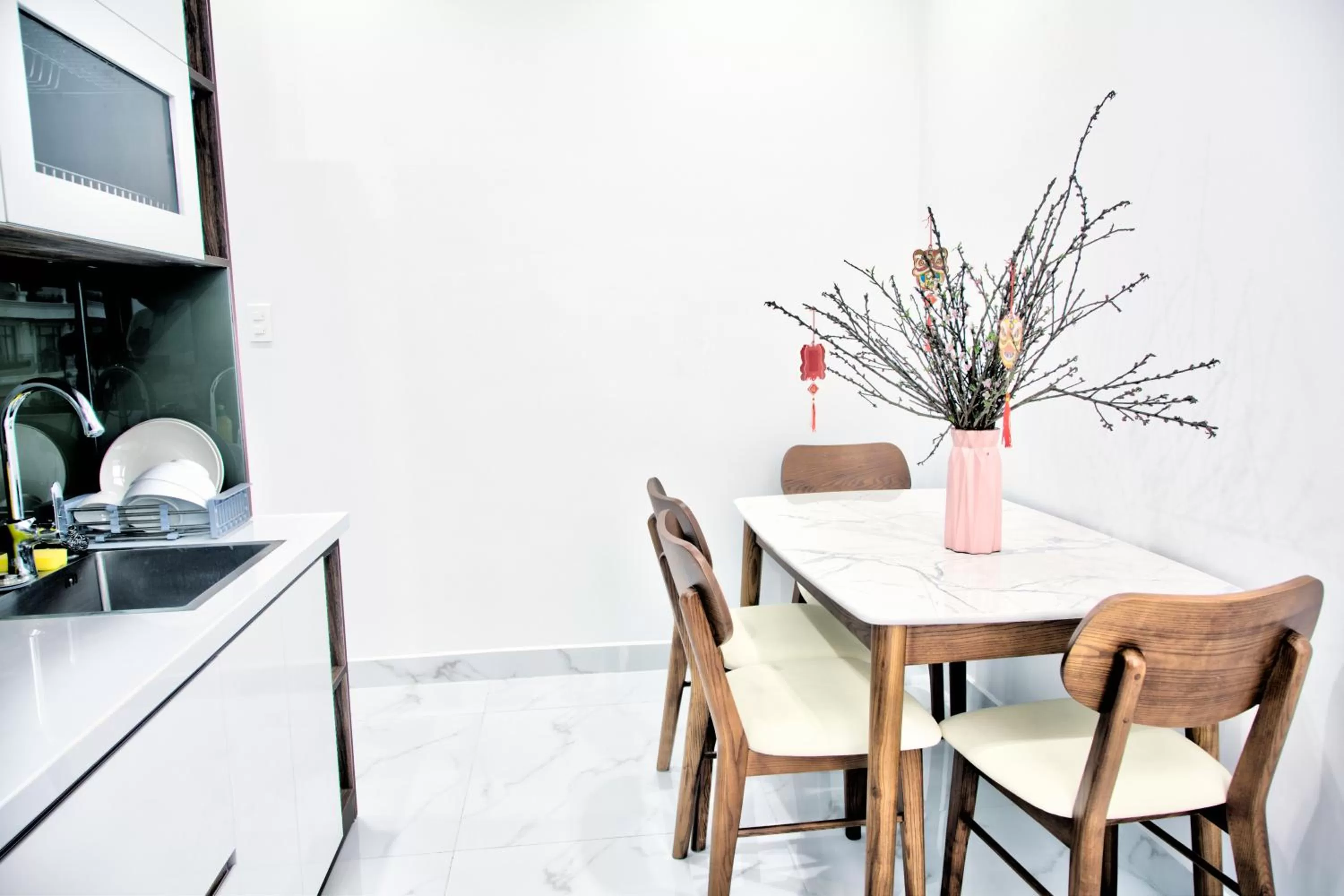 Dining Area in The Flamboyant #StayWork Vinhomes Marina