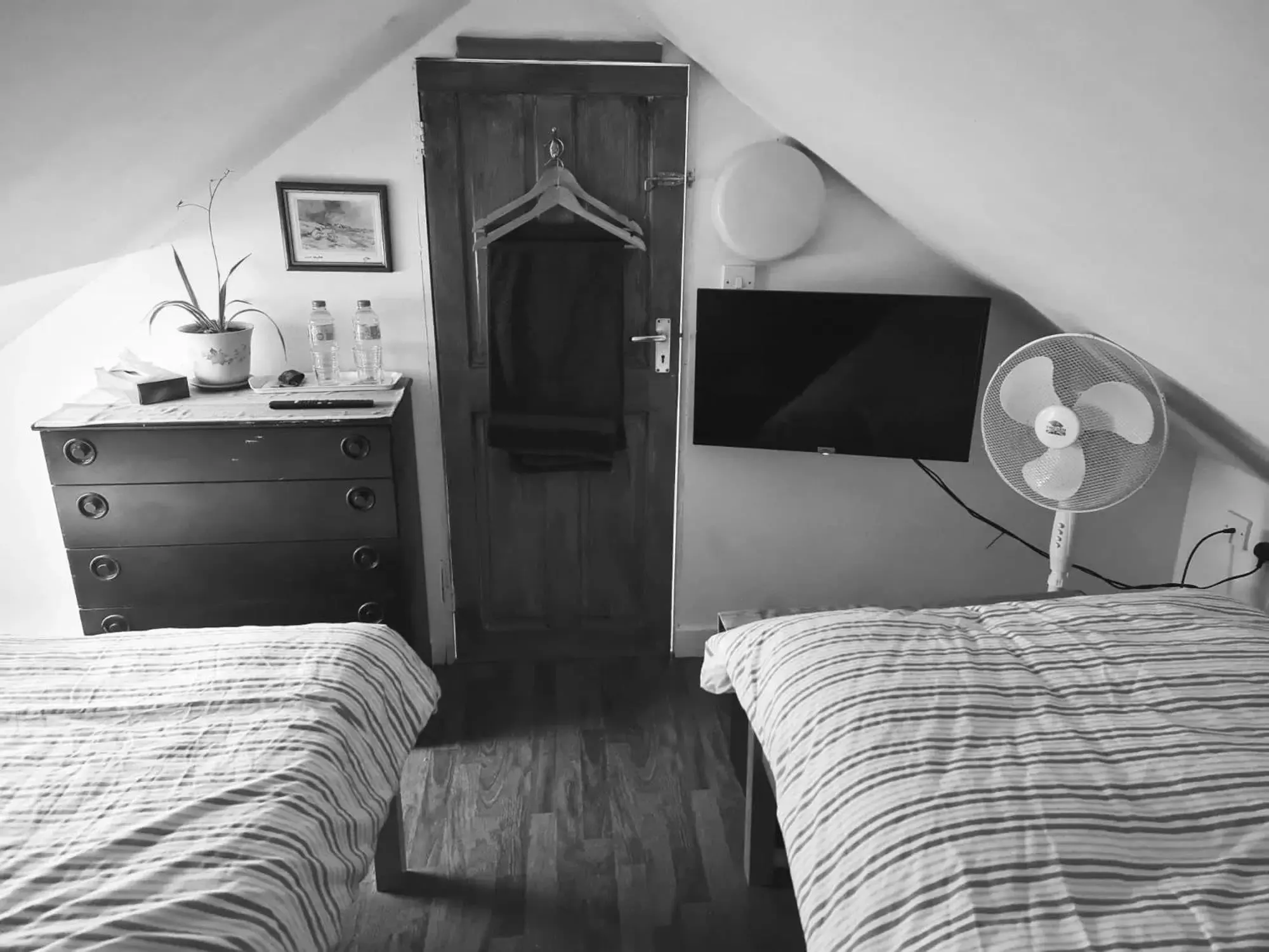 TV/Entertainment Center in East of Ipswich Bed & Breakfast TV/Entertainment Center in East of Ipswich Bed & Breakfast