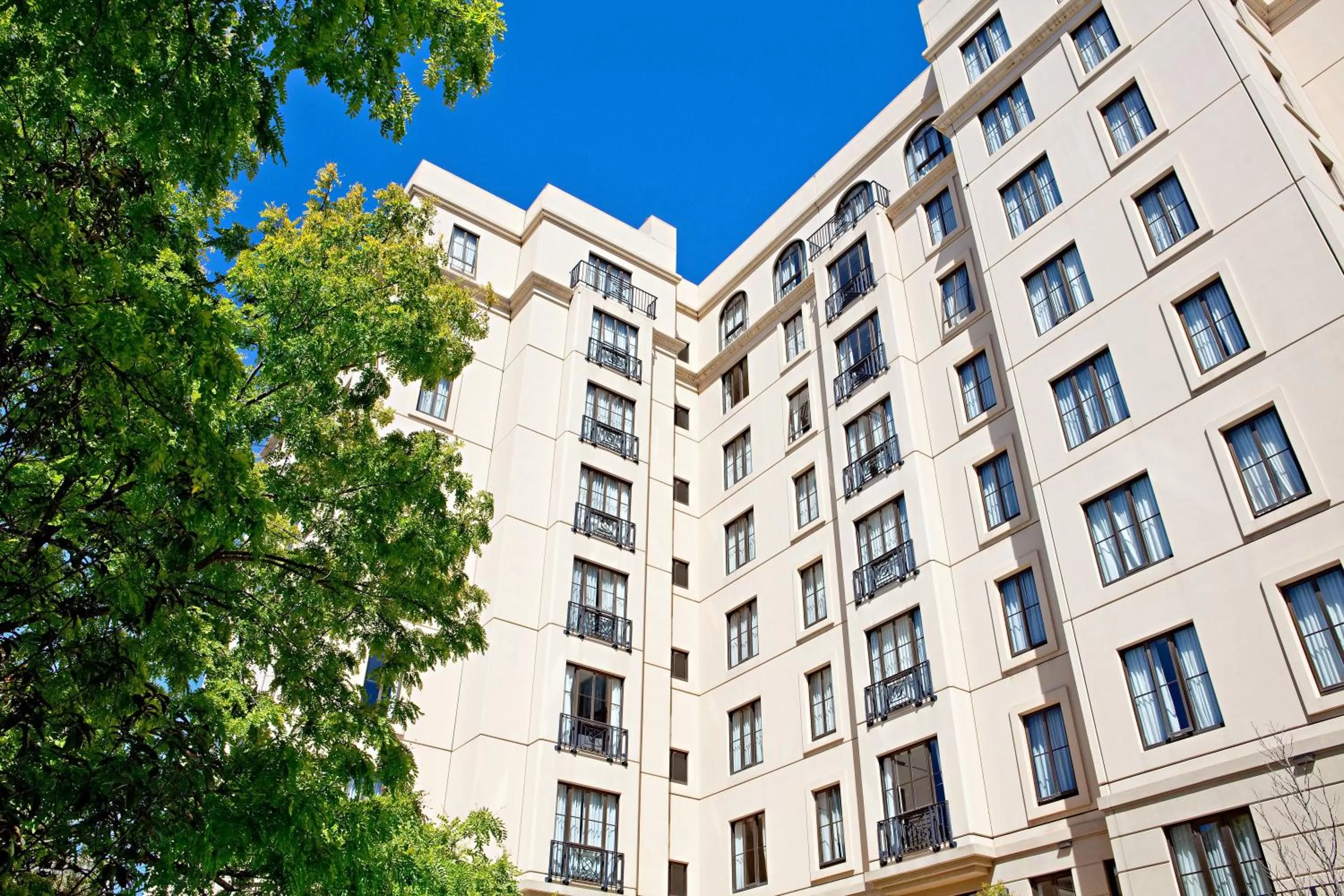 Property building in Mantra on Jolimont Melbourne