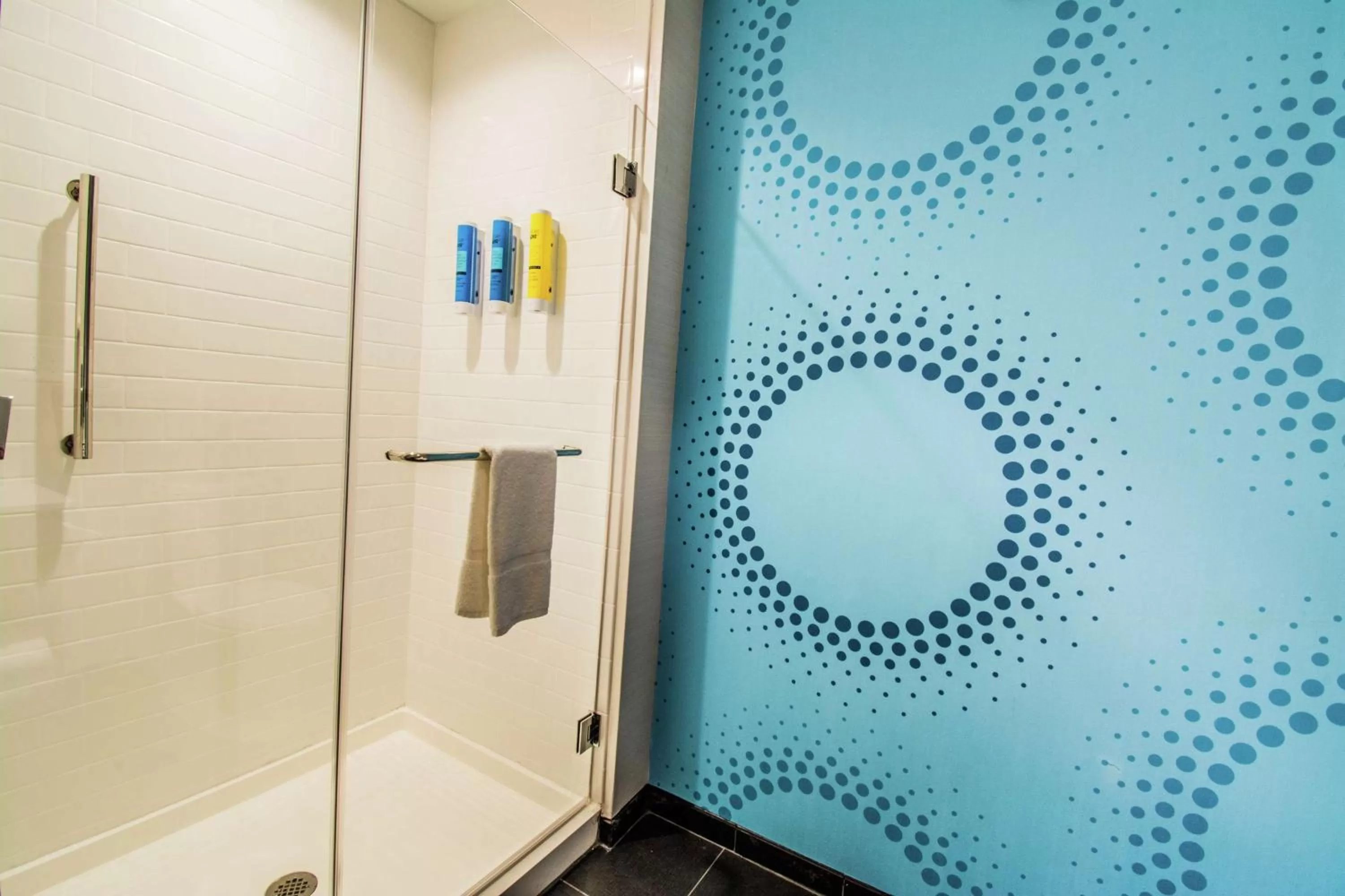 Bathroom in Tru By Hilton Bowling Green