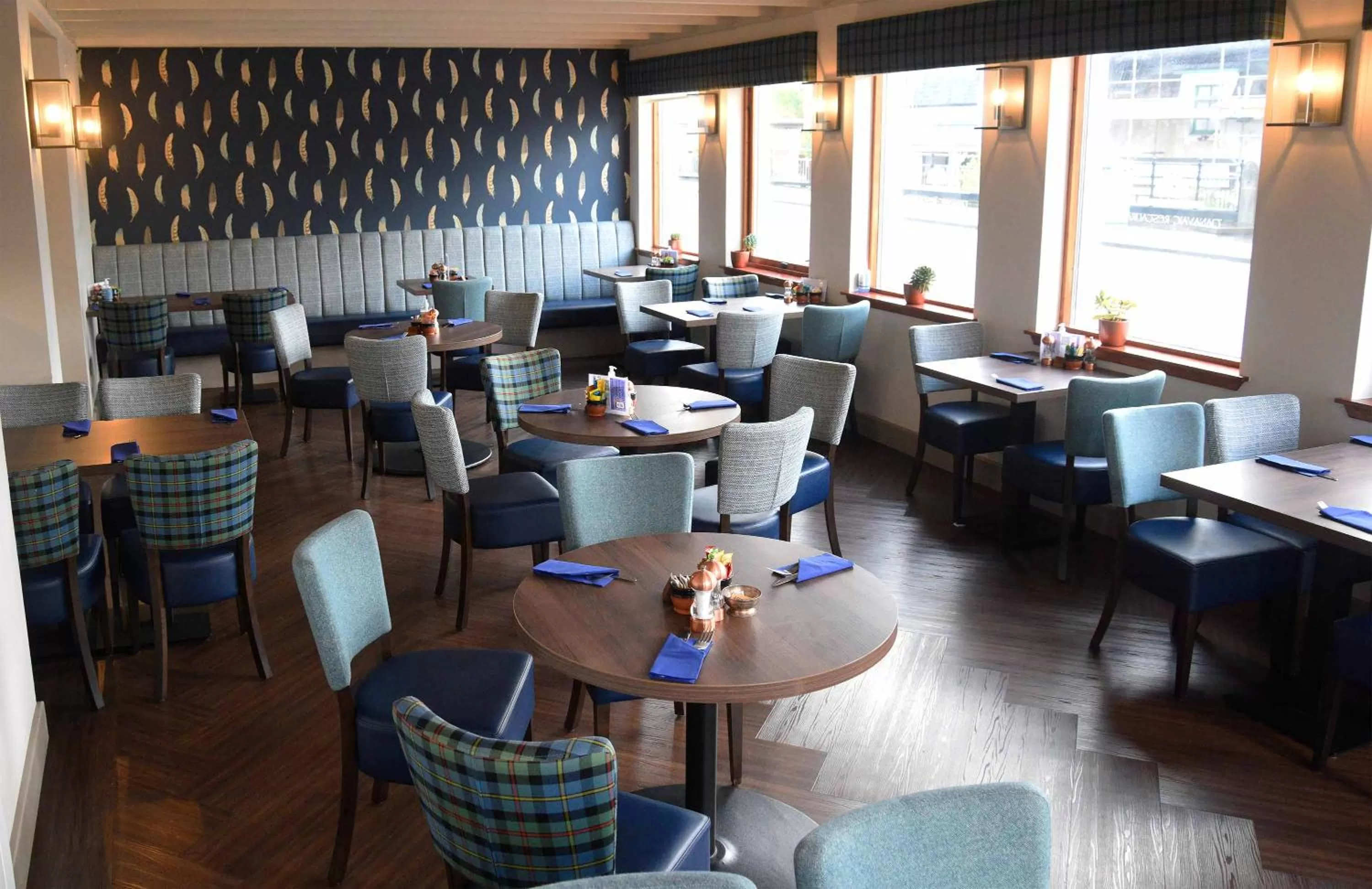 Restaurant/places to eat in The Royal Hotel