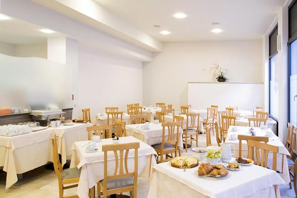 Restaurant/places to eat in Primavera