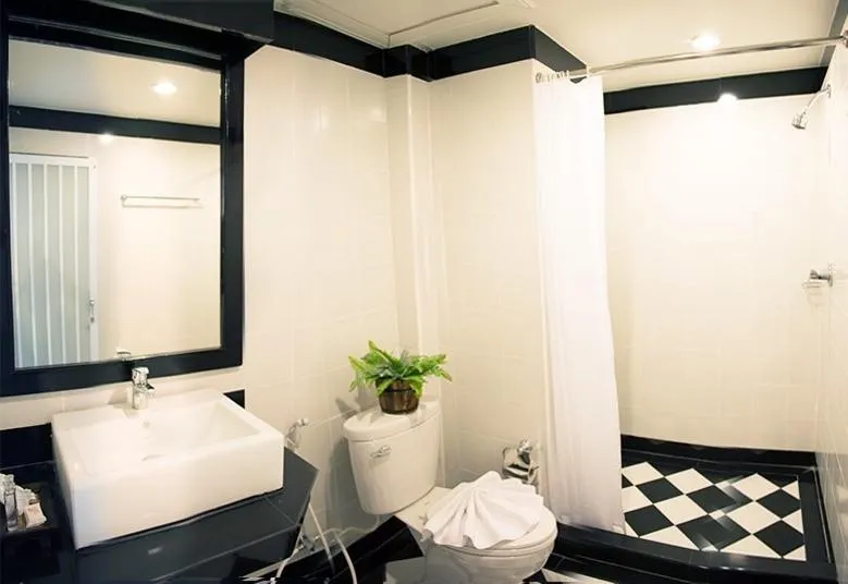 Bathroom in Paradise Hotel Udonthani