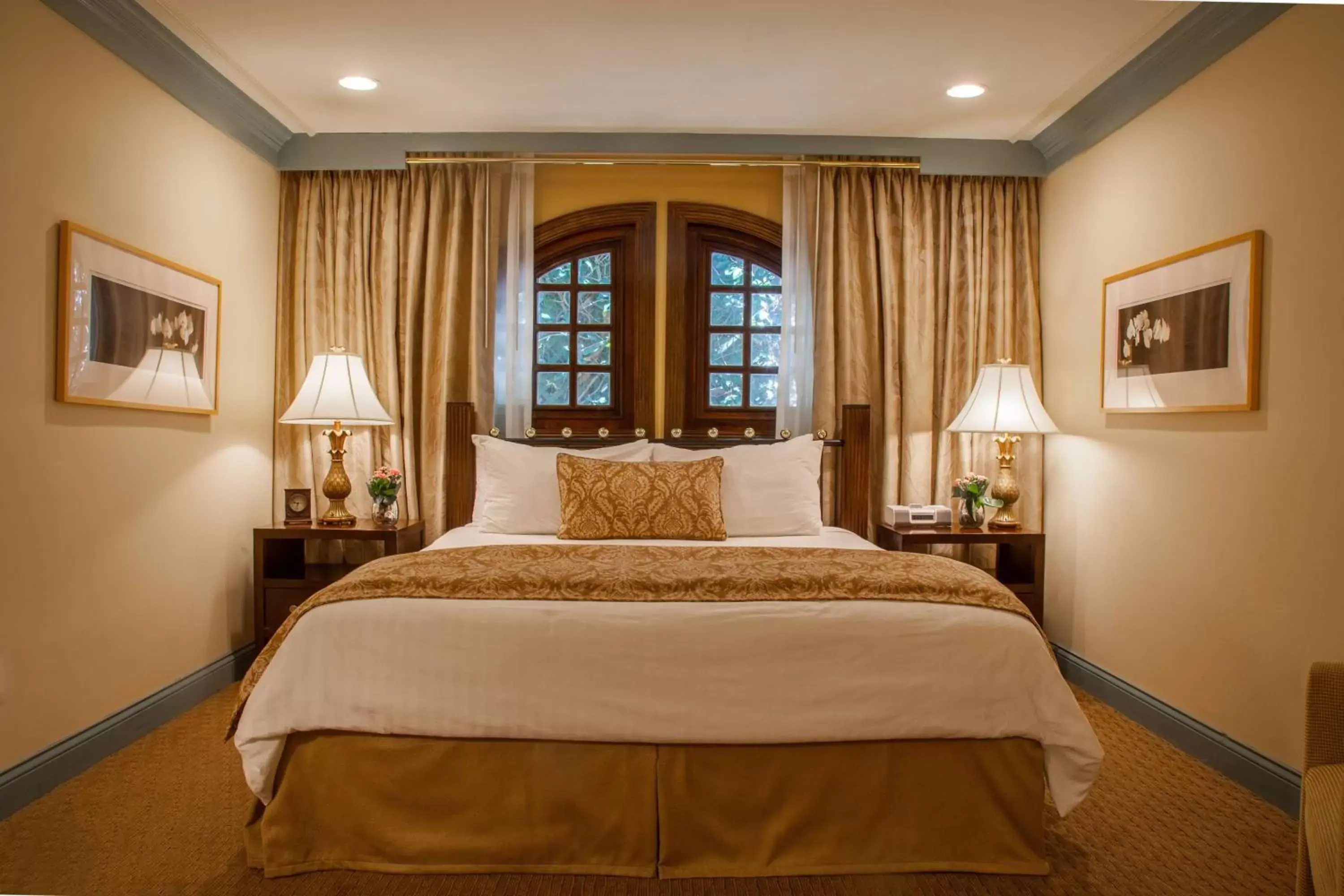 King Room - Non-Smoking in Best Western Plus Sunset Plaza Hotel King Room - Non-Smoking in Best Western Plus Sunset Plaza Hotel