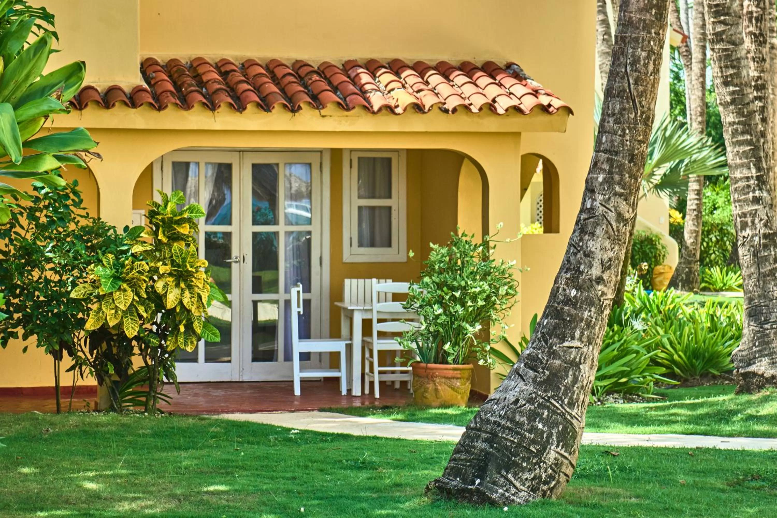 Beach view Villas Junior Suite in Los Corales Beach Village