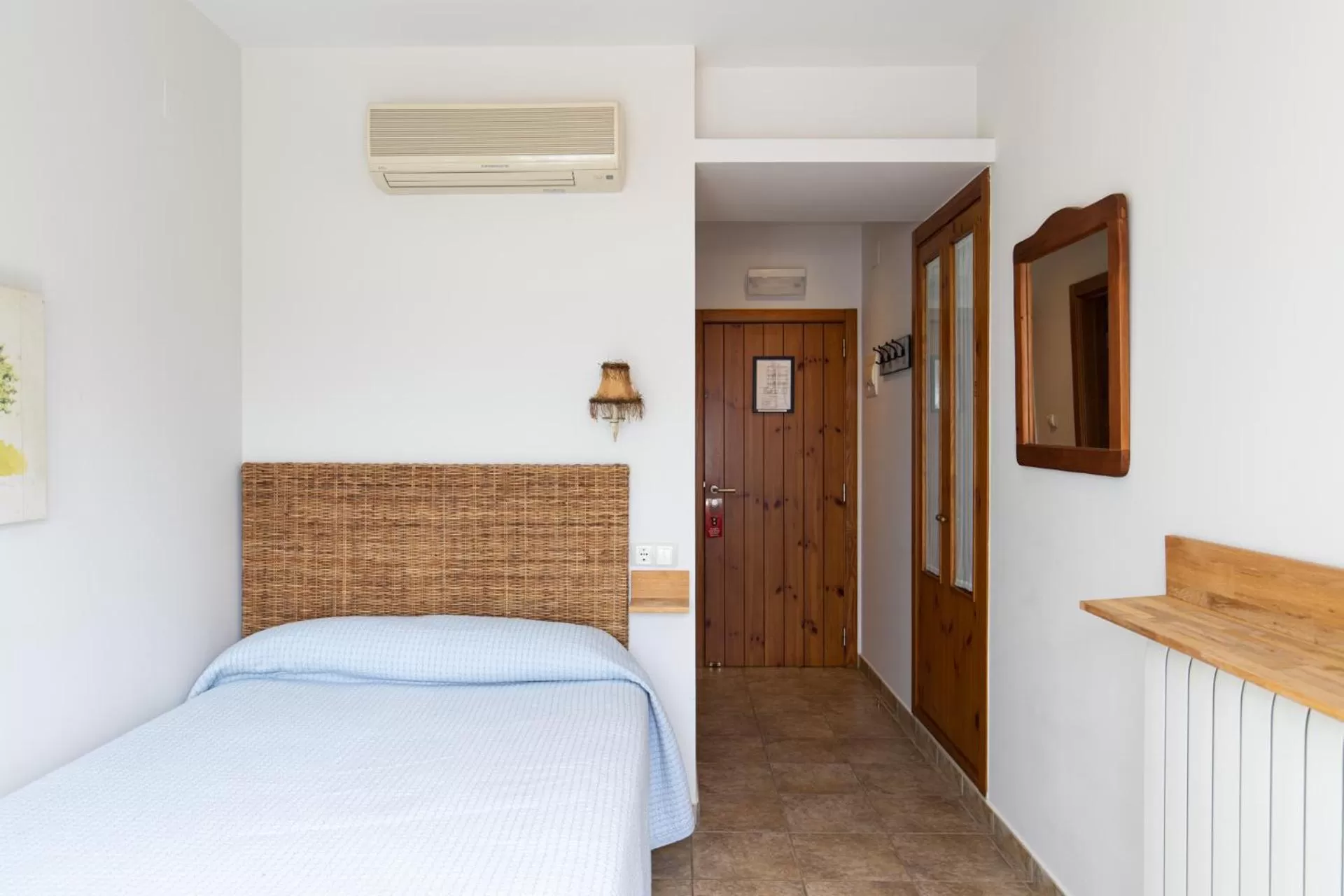 Photo of the whole room, Bed in Hotel Noguera Mar