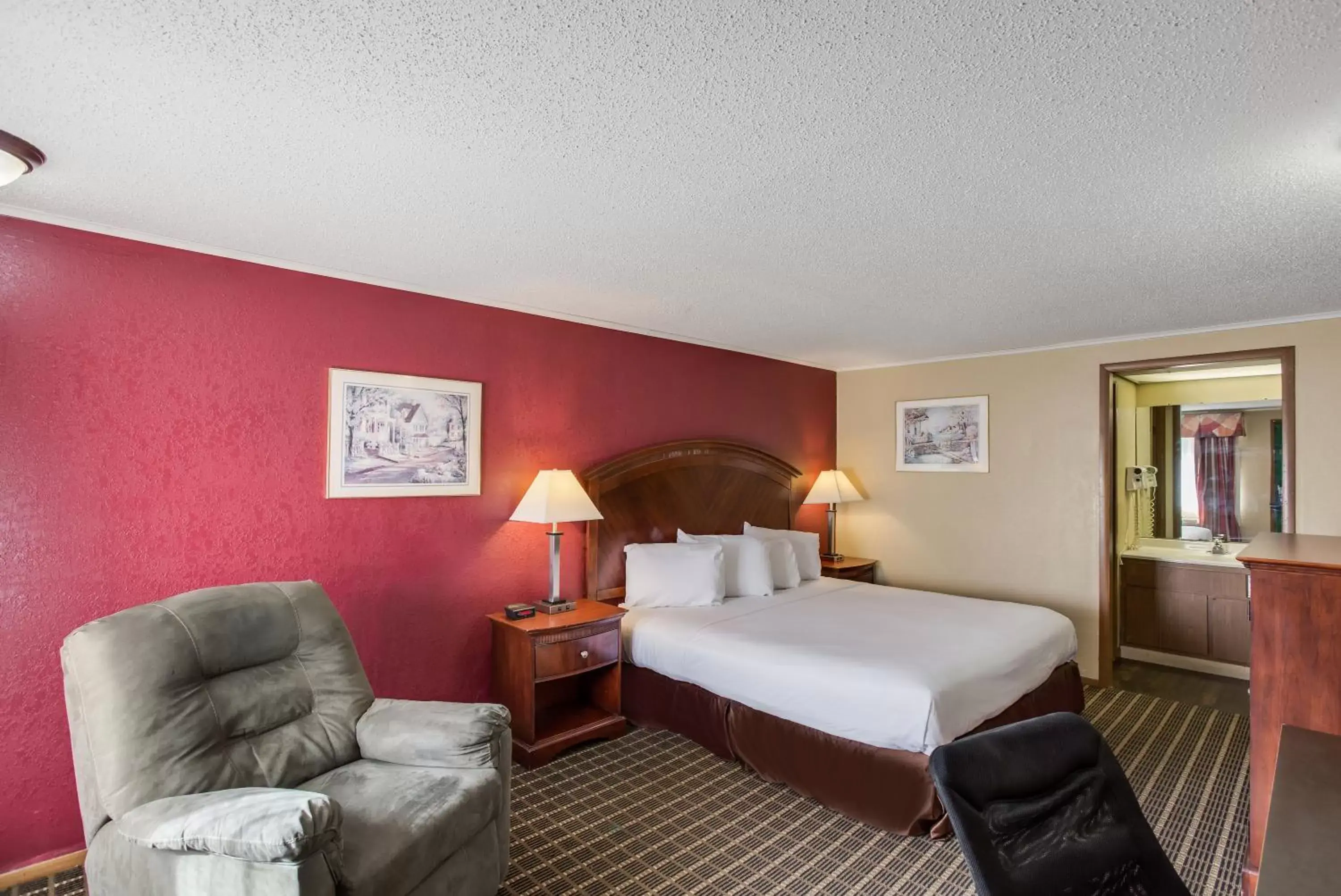 King Room - Smoking in Knights Inn Ashland King Room - Smoking in Knights Inn Ashland