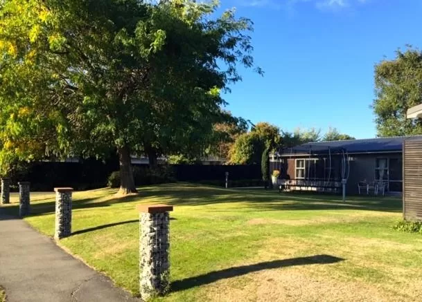Garden view, Garden in Aarburg Airport Motel