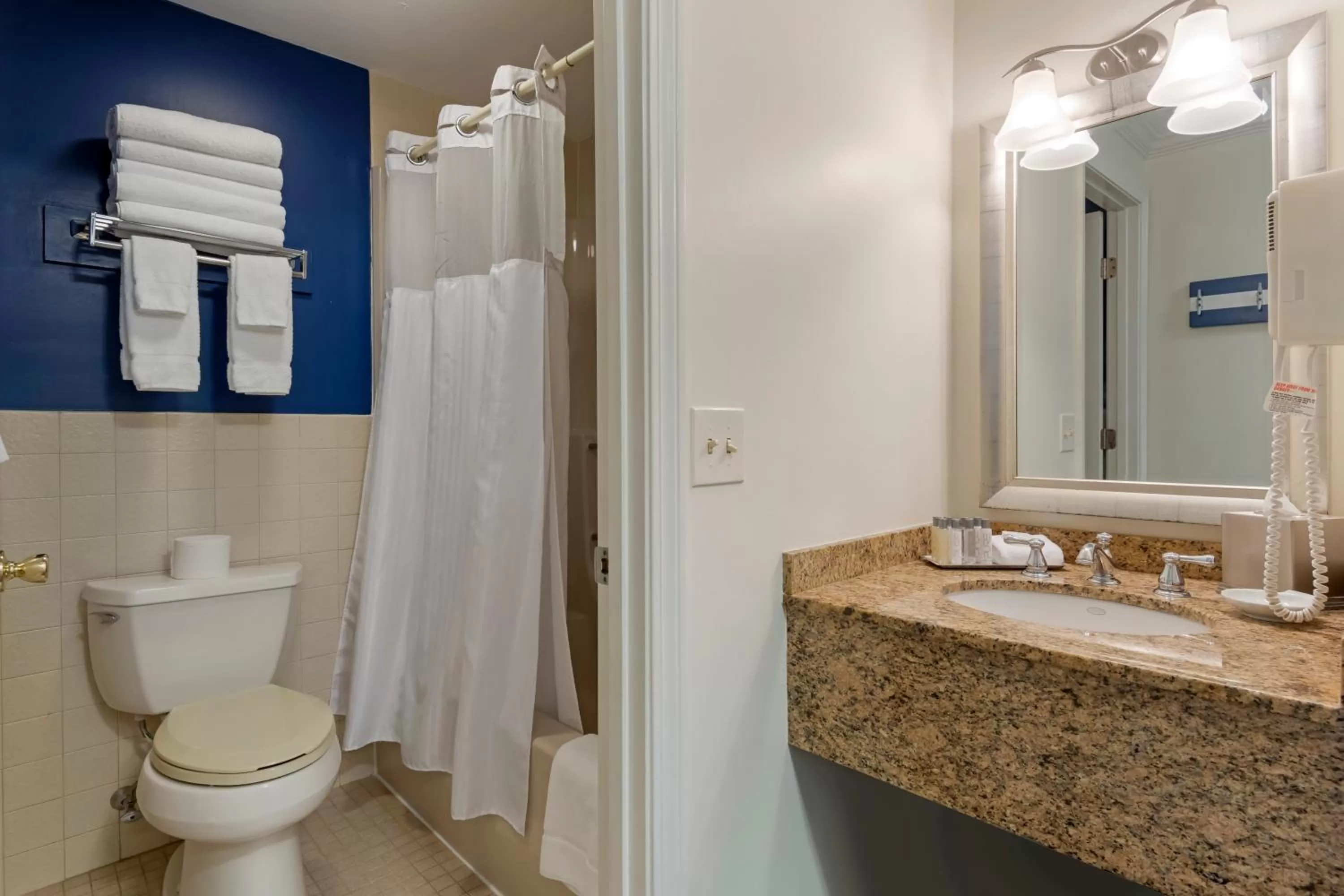 Bathroom in Union Bluff Hotel & Meeting House