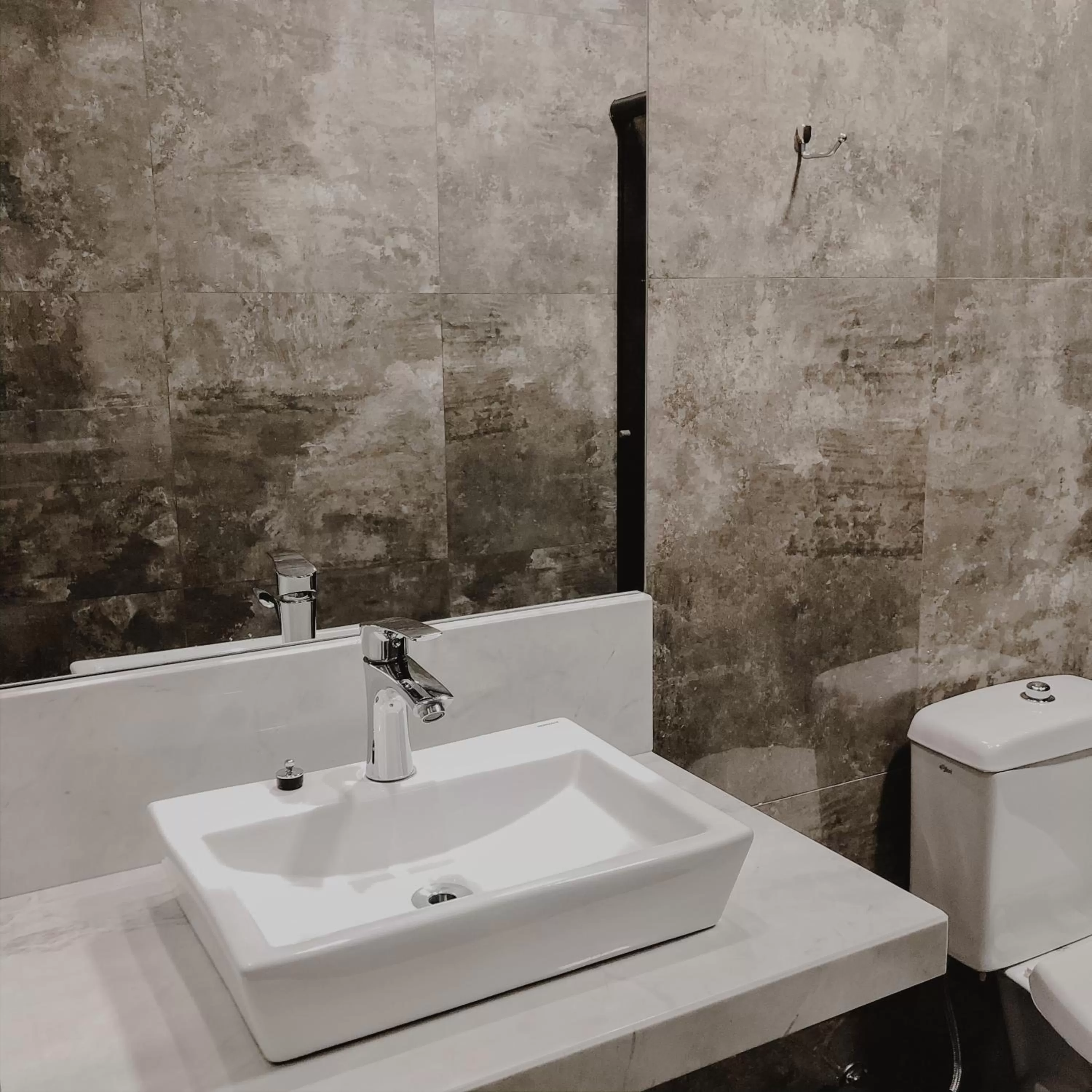 Bathroom in Petri Plaza Hotel