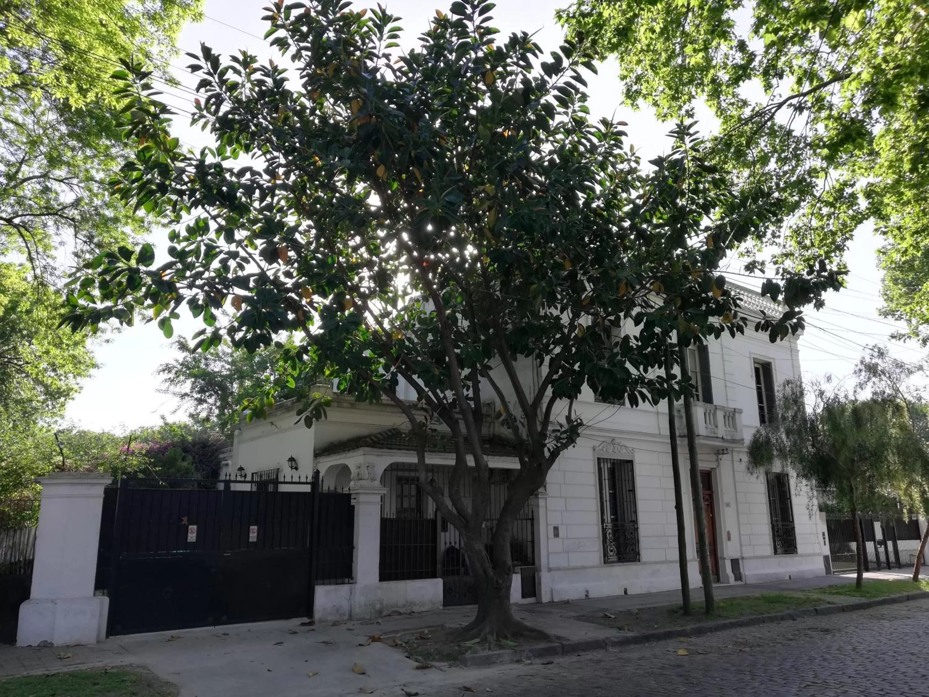 Property Building in Casablanca Boutique Hotel Adrogué
