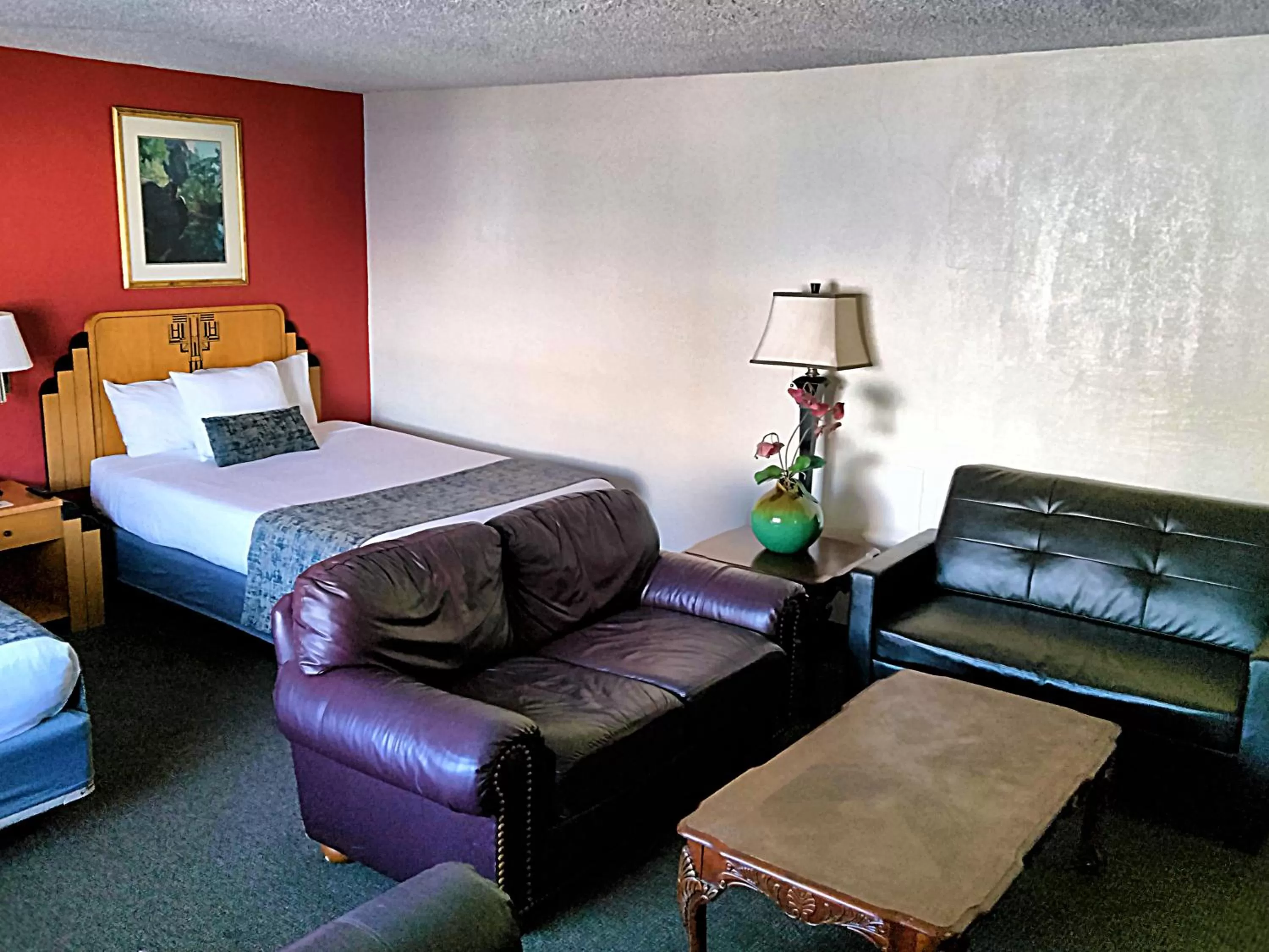 Bed in Metropolitan Inn Downtown Salt Lake City