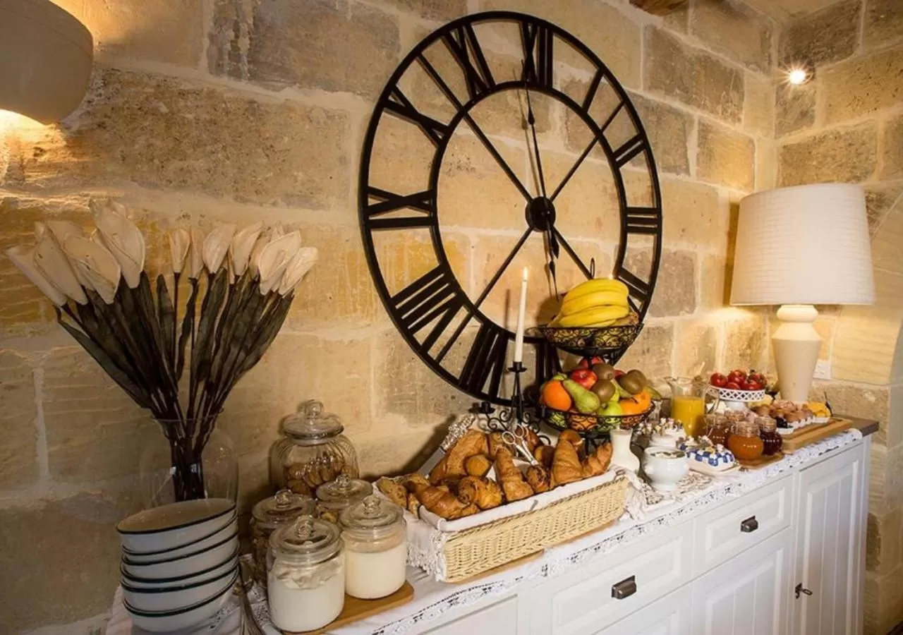 Buffet breakfast in Betty Cake B&B