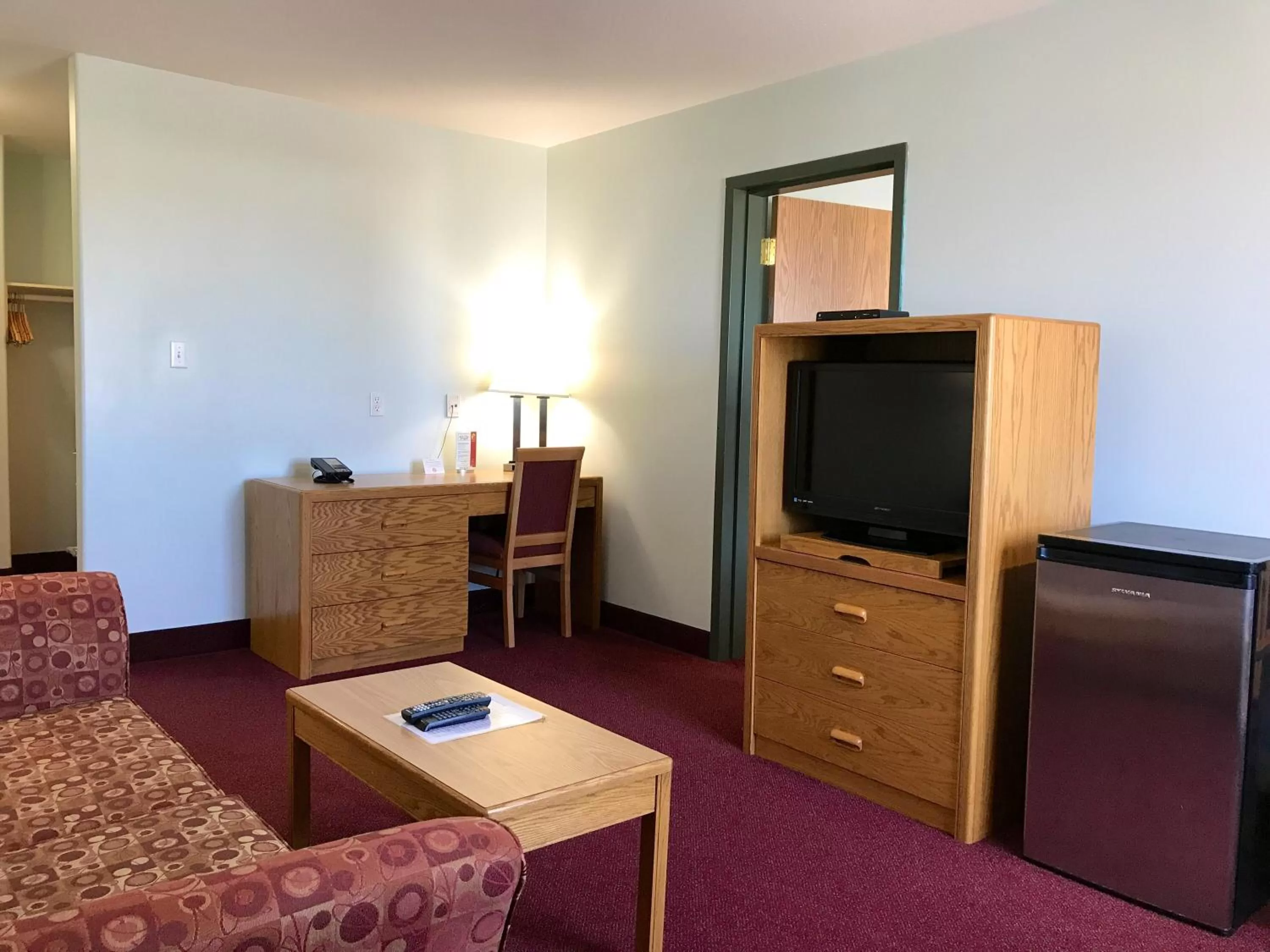 Property building in Super 8 by Wyndham Kindersley