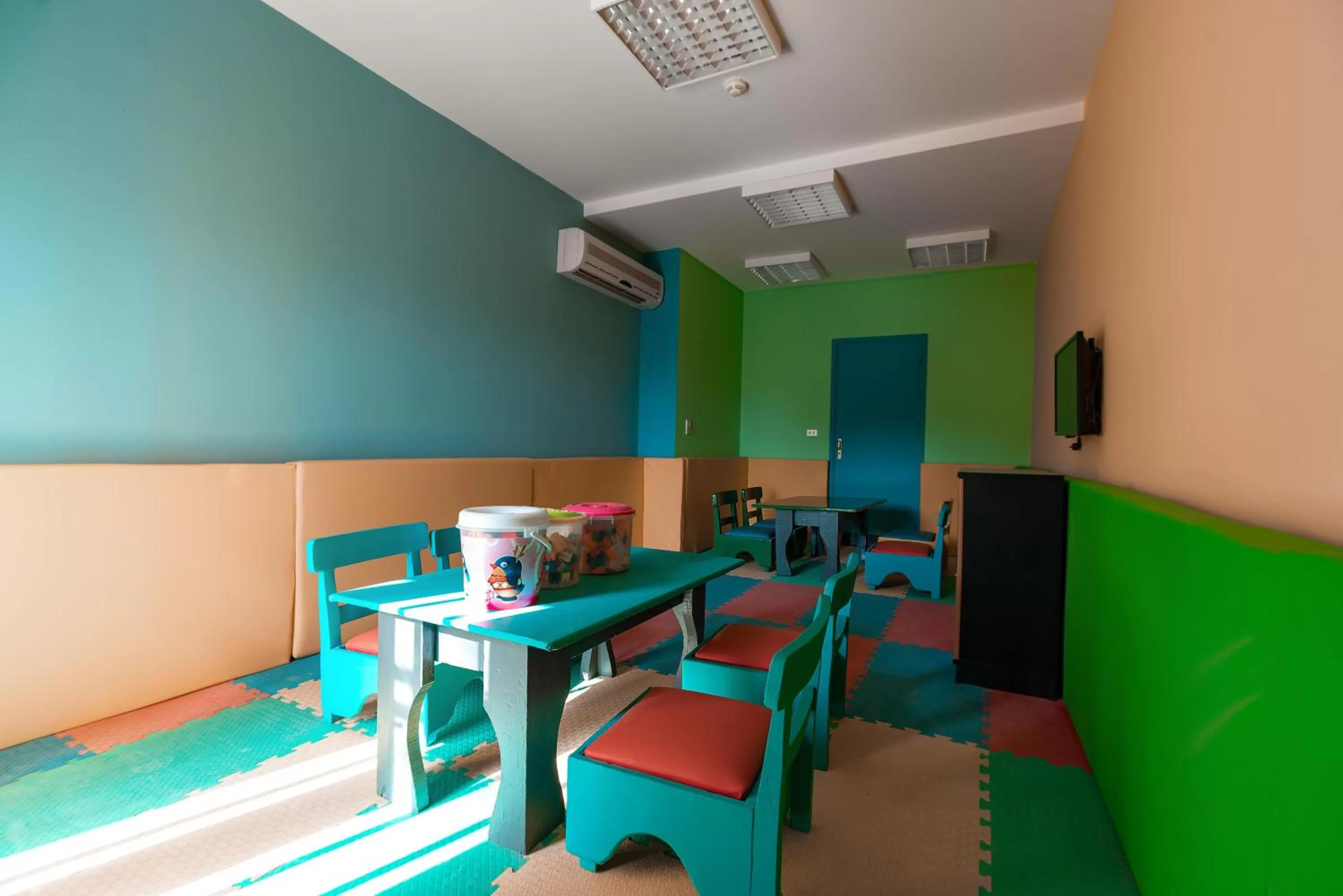 children in Lemon & Soul Makadi Garden