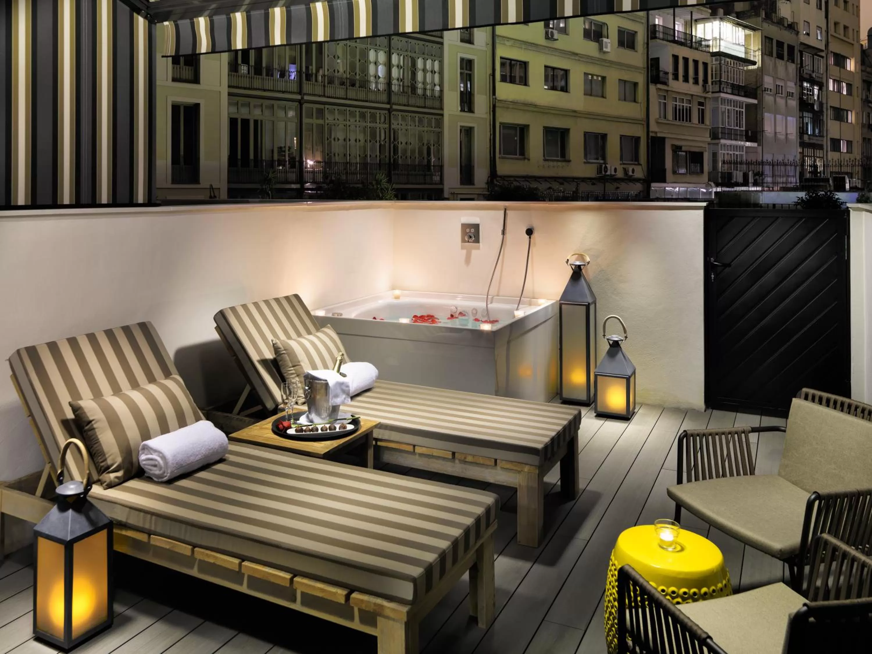 Balcony/Terrace in H10 Metropolitan 4* Sup