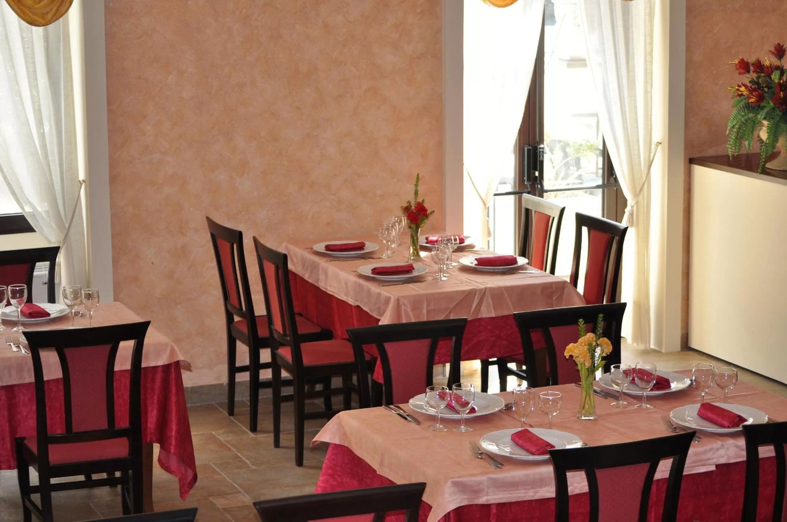 Restaurant/Places to Eat in Grikò Country Hotel