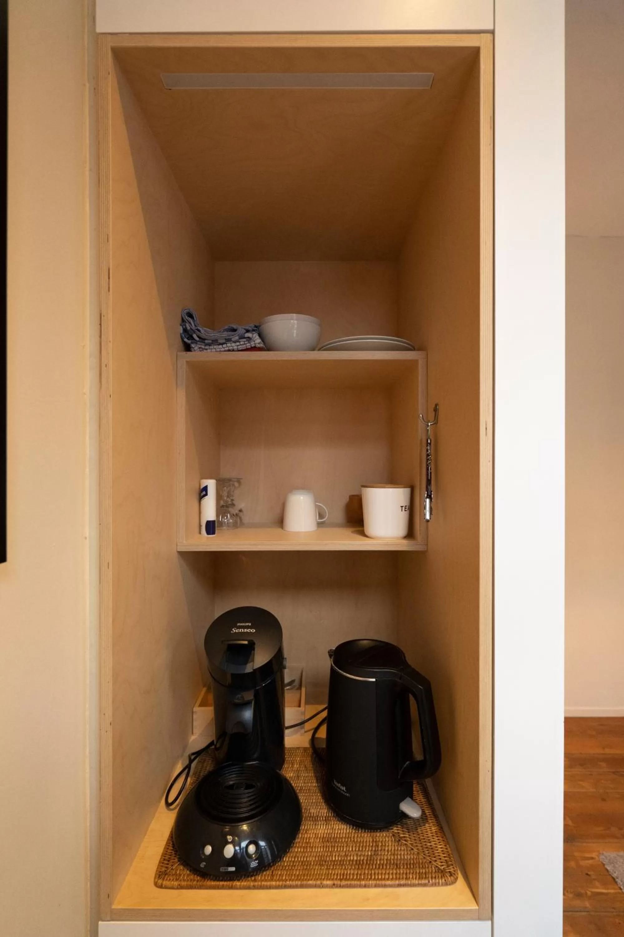 Coffee/tea facilities in Because the Night city lodge