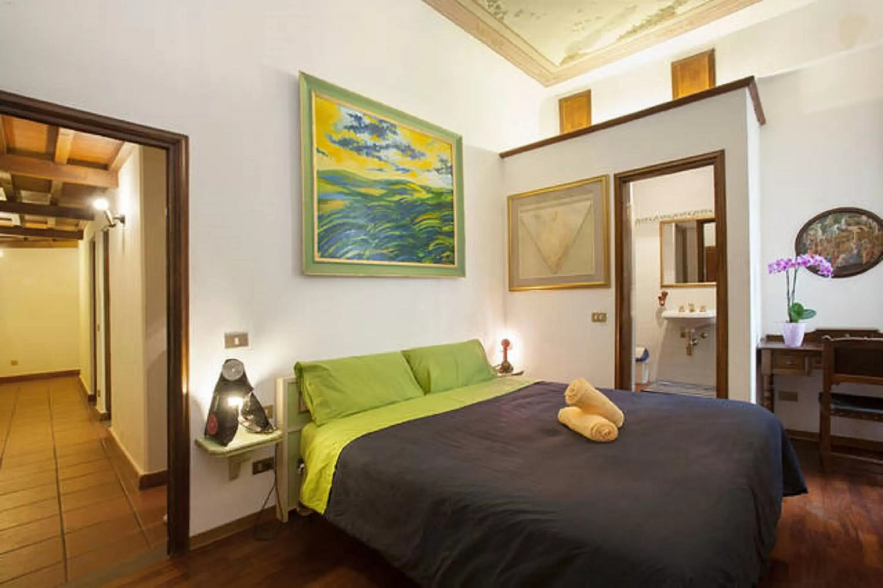 Double Room with Private Bathroom in Strange Uncle B&B Double Room with Private Bathroom in Strange Uncle B&B