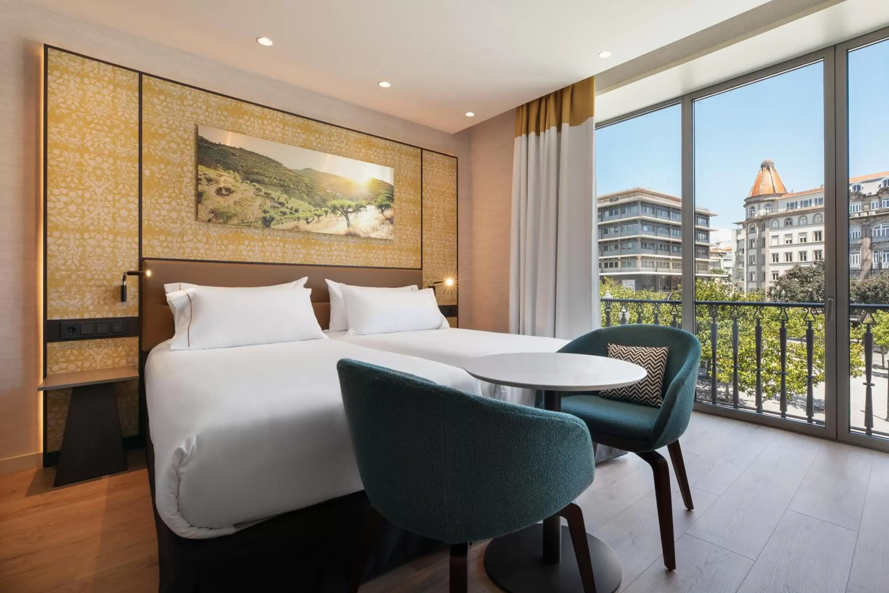 Deluxe Double Room with Balcony and Aliados View in Eurostars Aliados Deluxe Double Room with Balcony and Aliados View in Eurostars Aliados