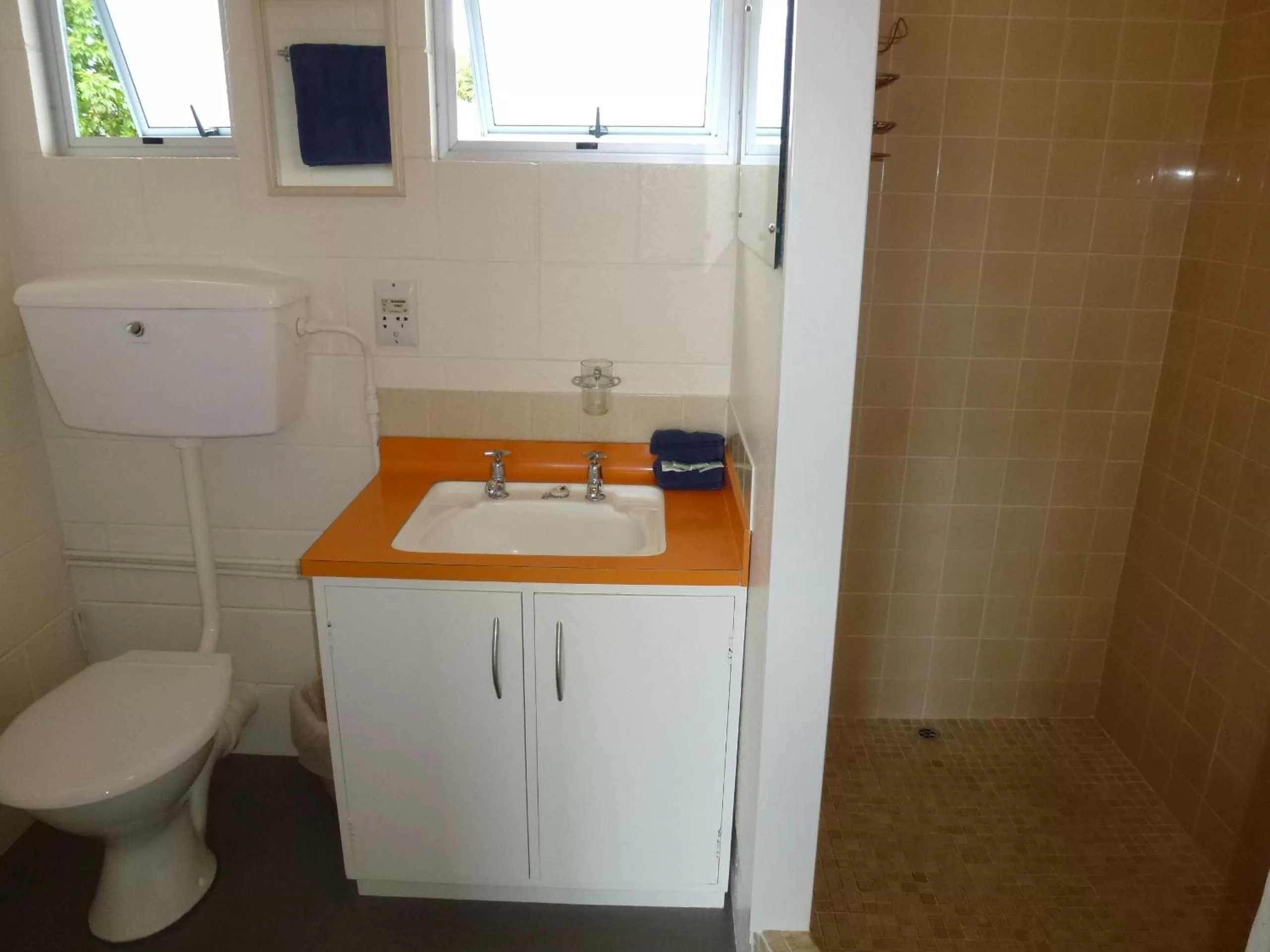 Bathroom in Mana-Nui Motel