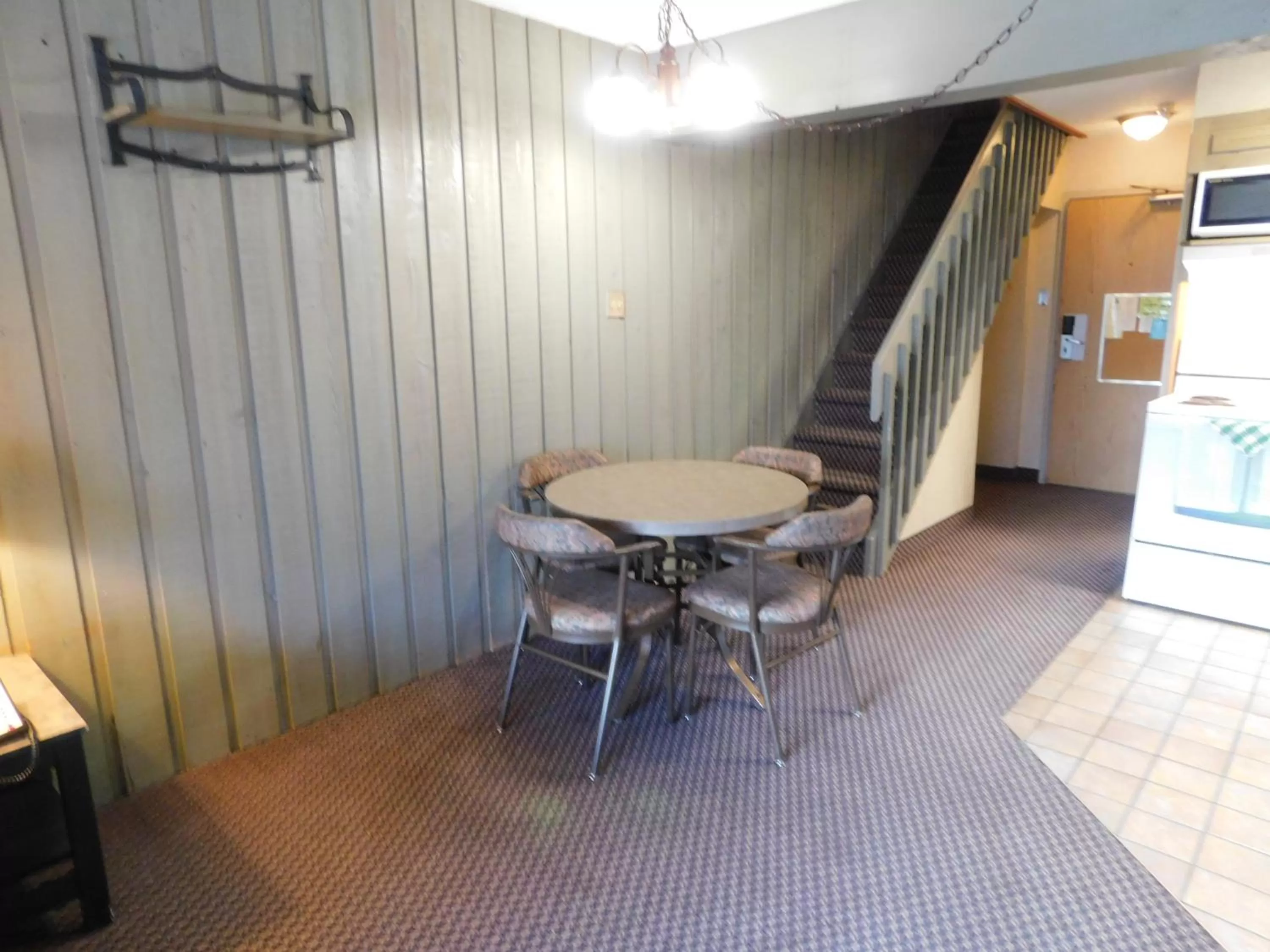 Dining area in Douglas Fir Resort & Chalets