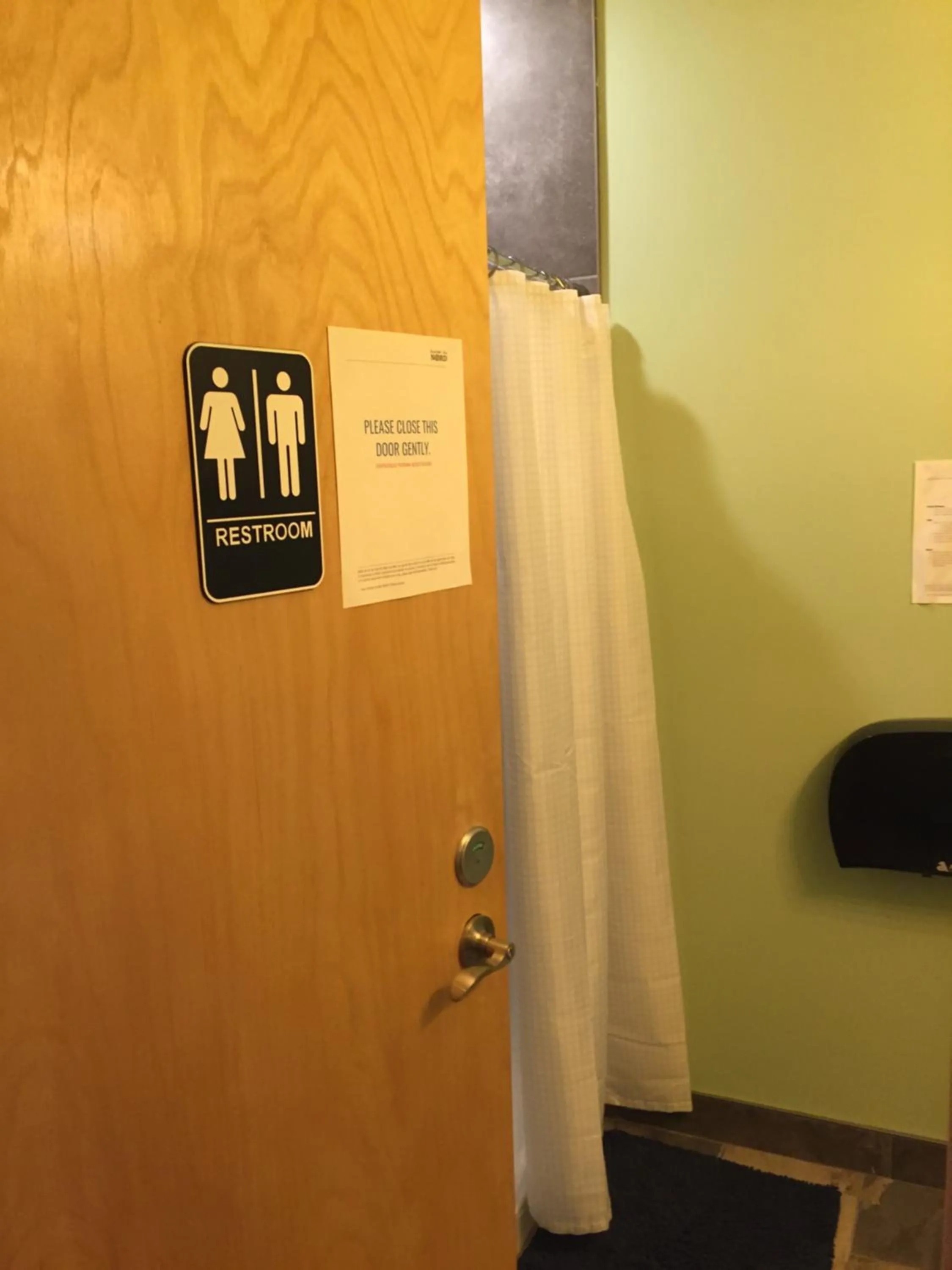 Bathroom in Hostel du Nord