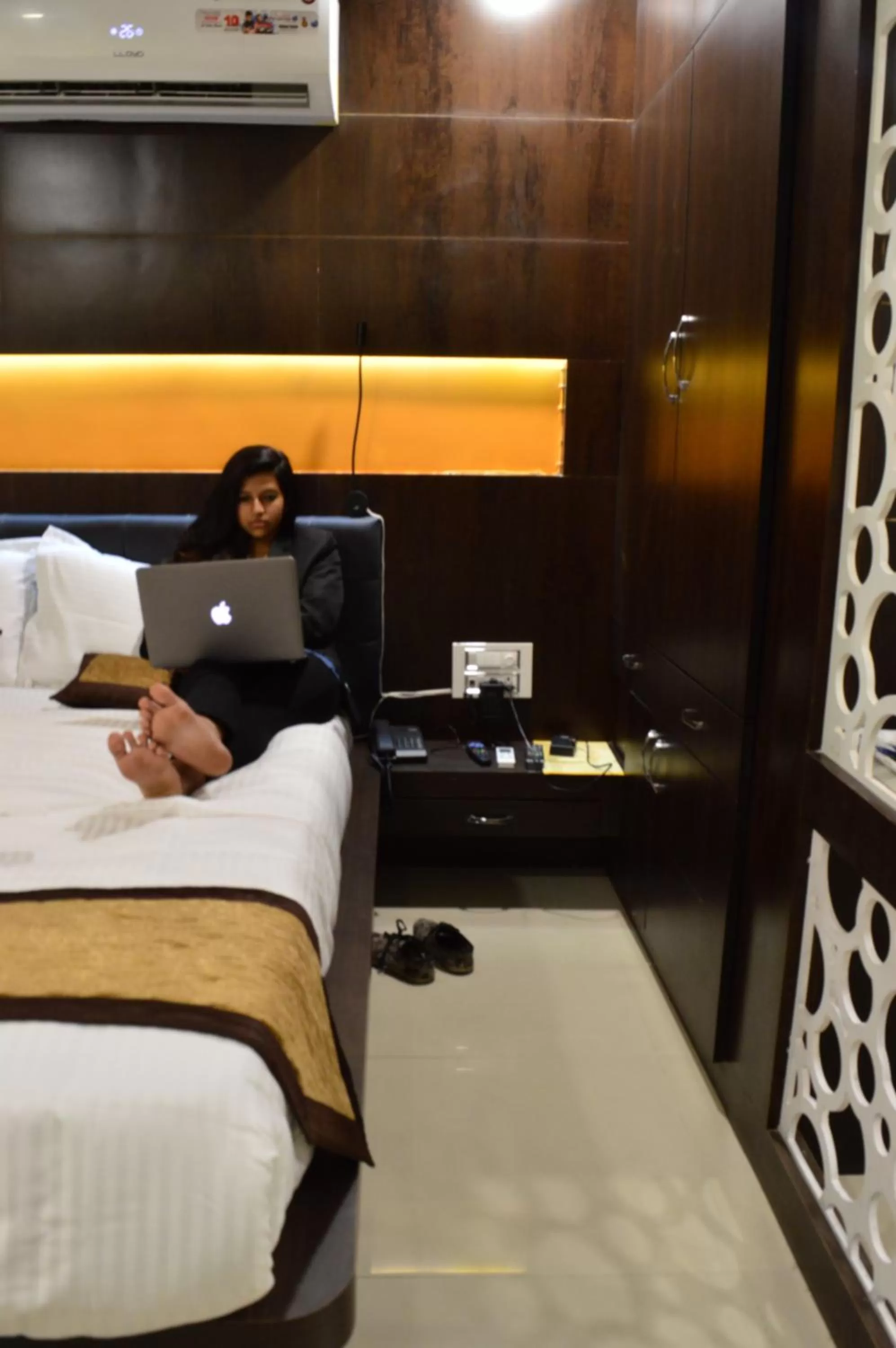 People, Bed in Citi Inn