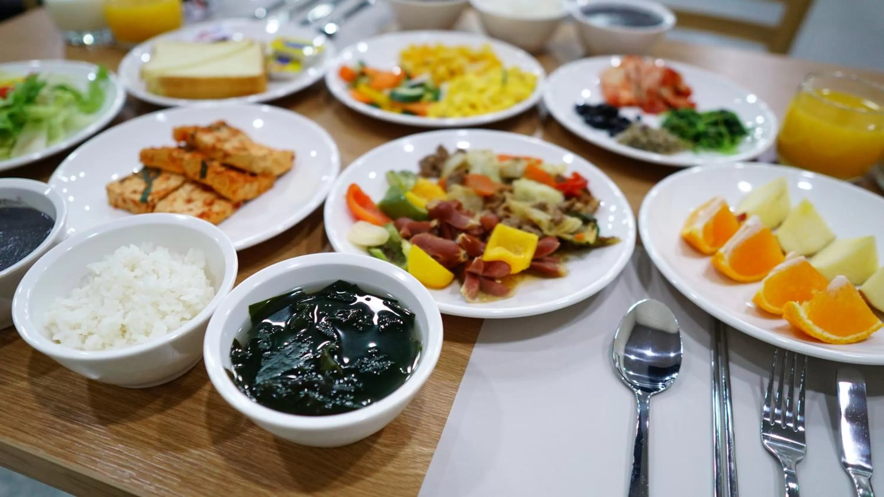 Restaurant/places to eat in The Port Hotel Busan