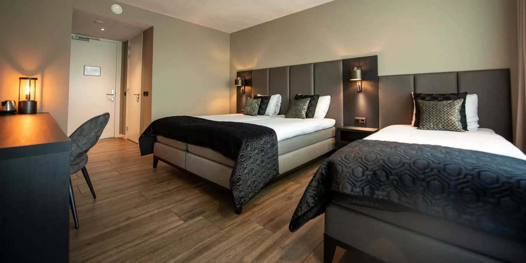 Bedroom, Bed in Maashof