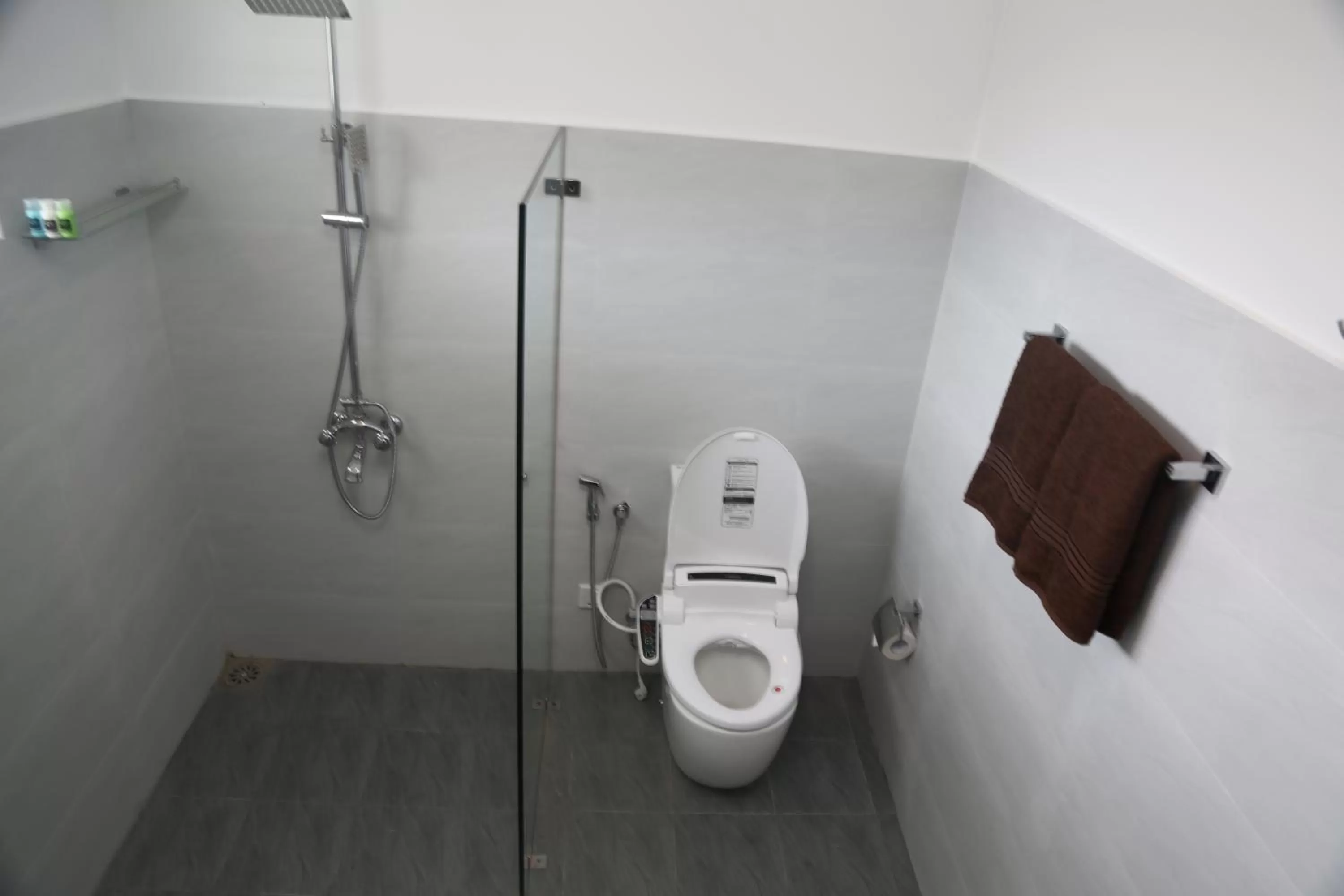 Shower, Bathroom in 49 Ella