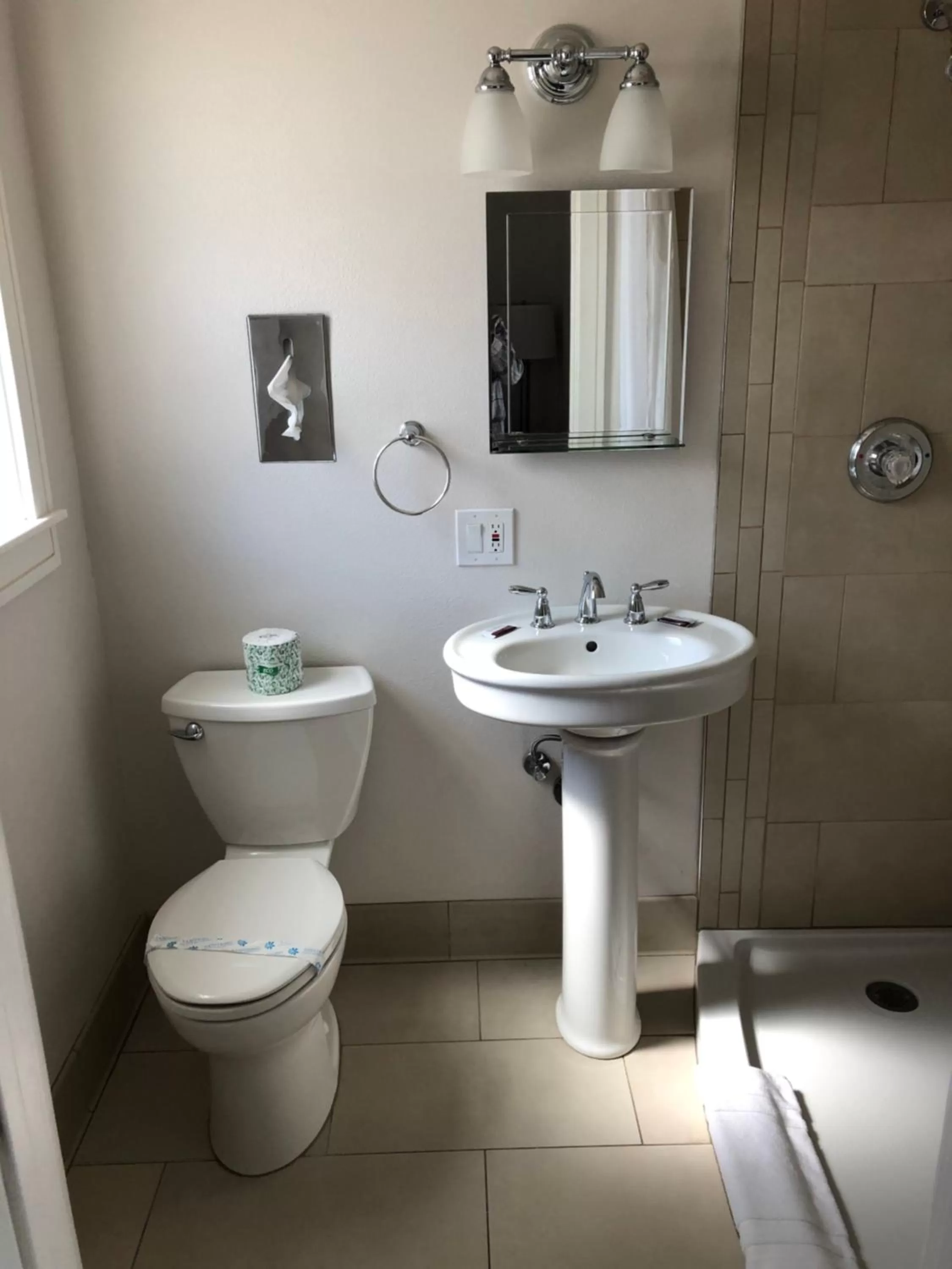 Toilet in El Rancho Motel