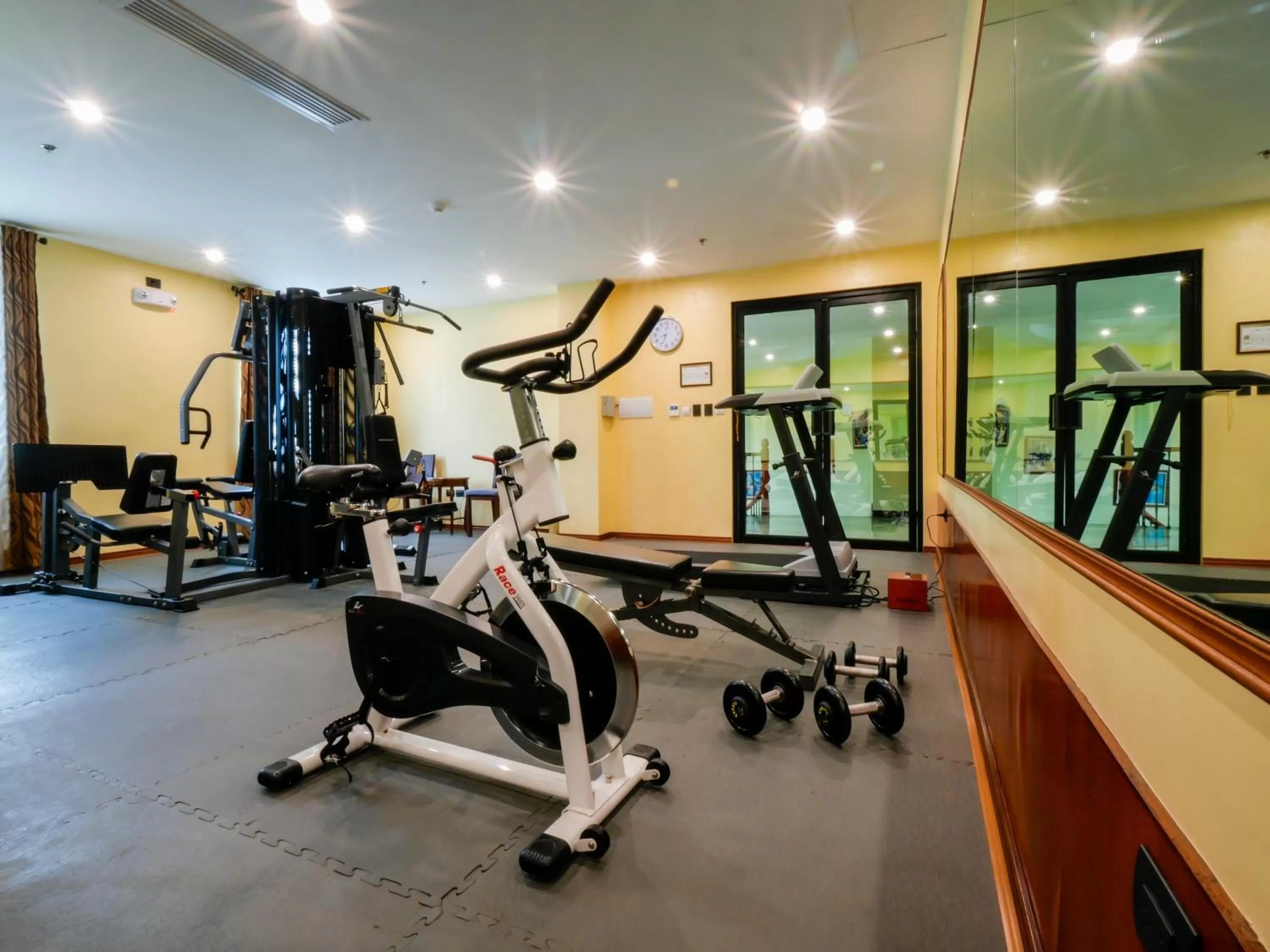 Fitness centre/facilities in Sunlight Hotel Coron
